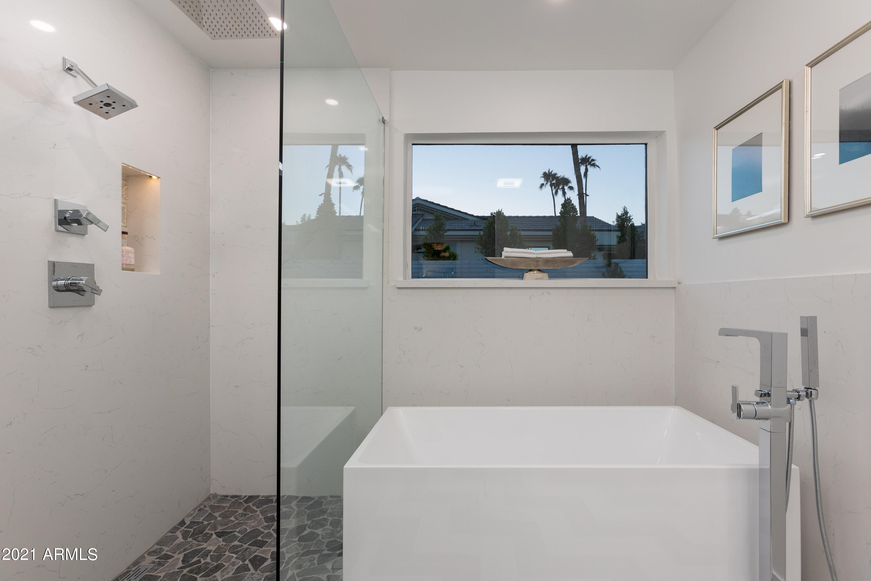 CAMELBACK EAST - Residential