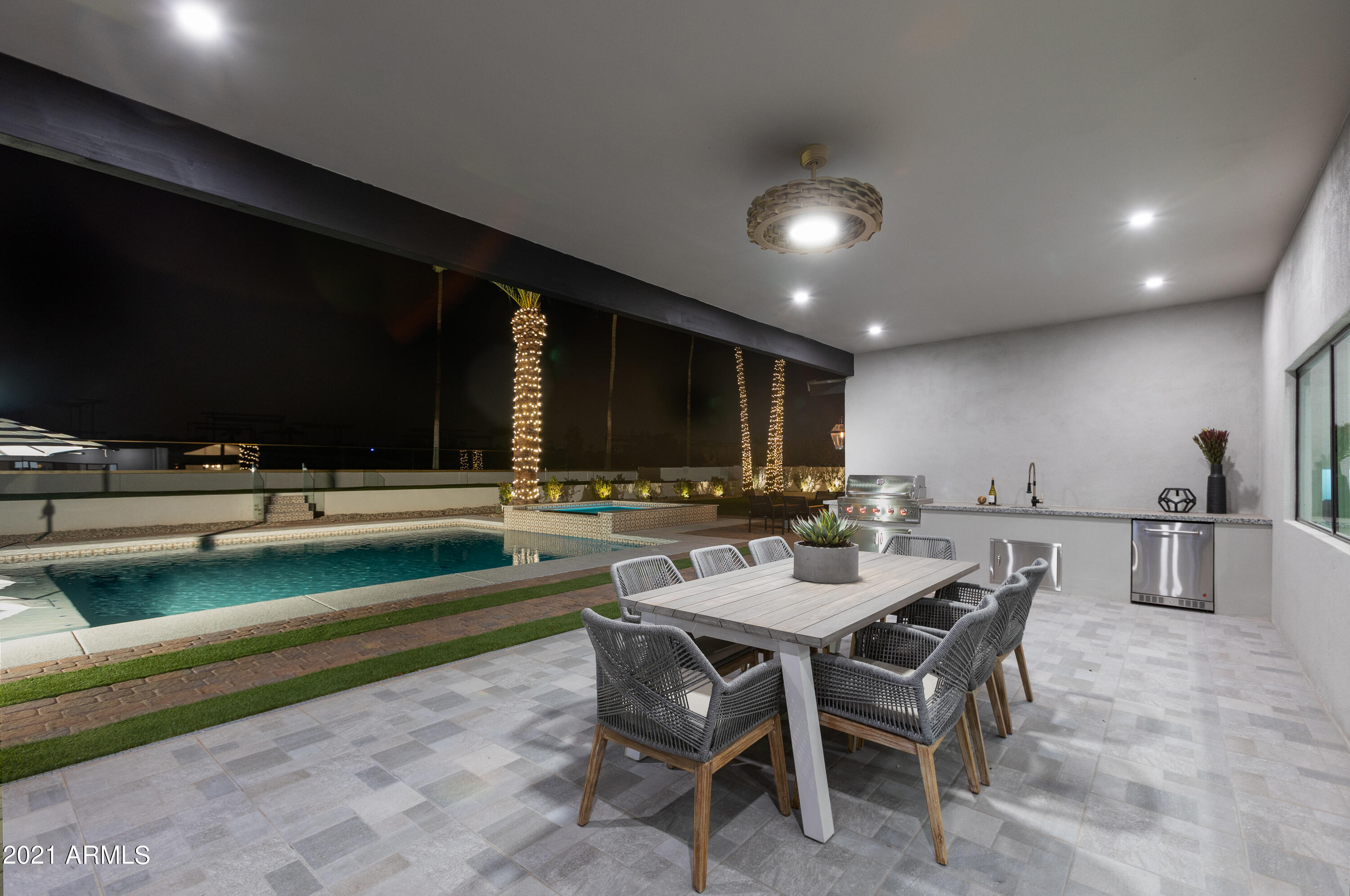 CAMELBACK EAST - Residential