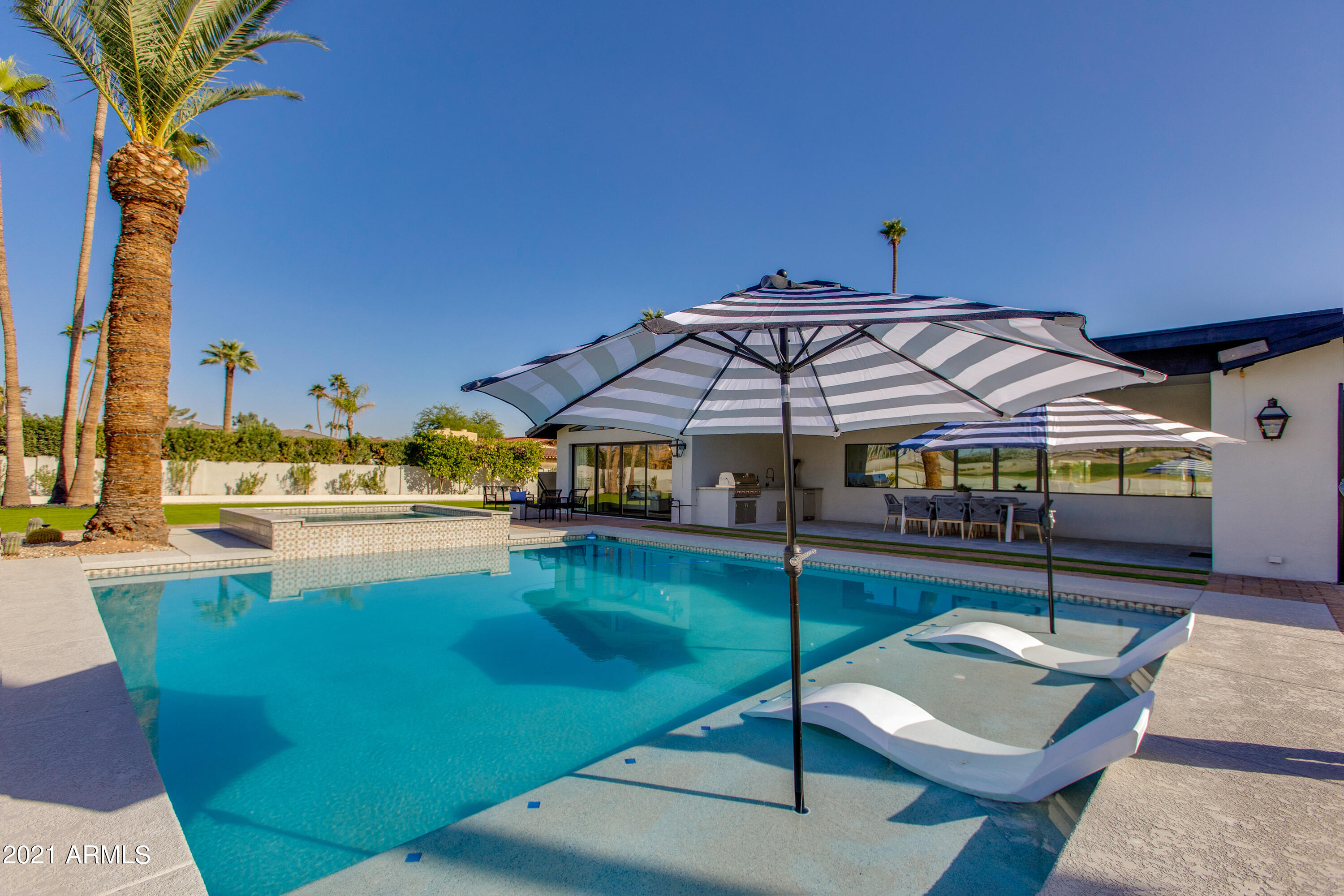 CAMELBACK EAST - Residential