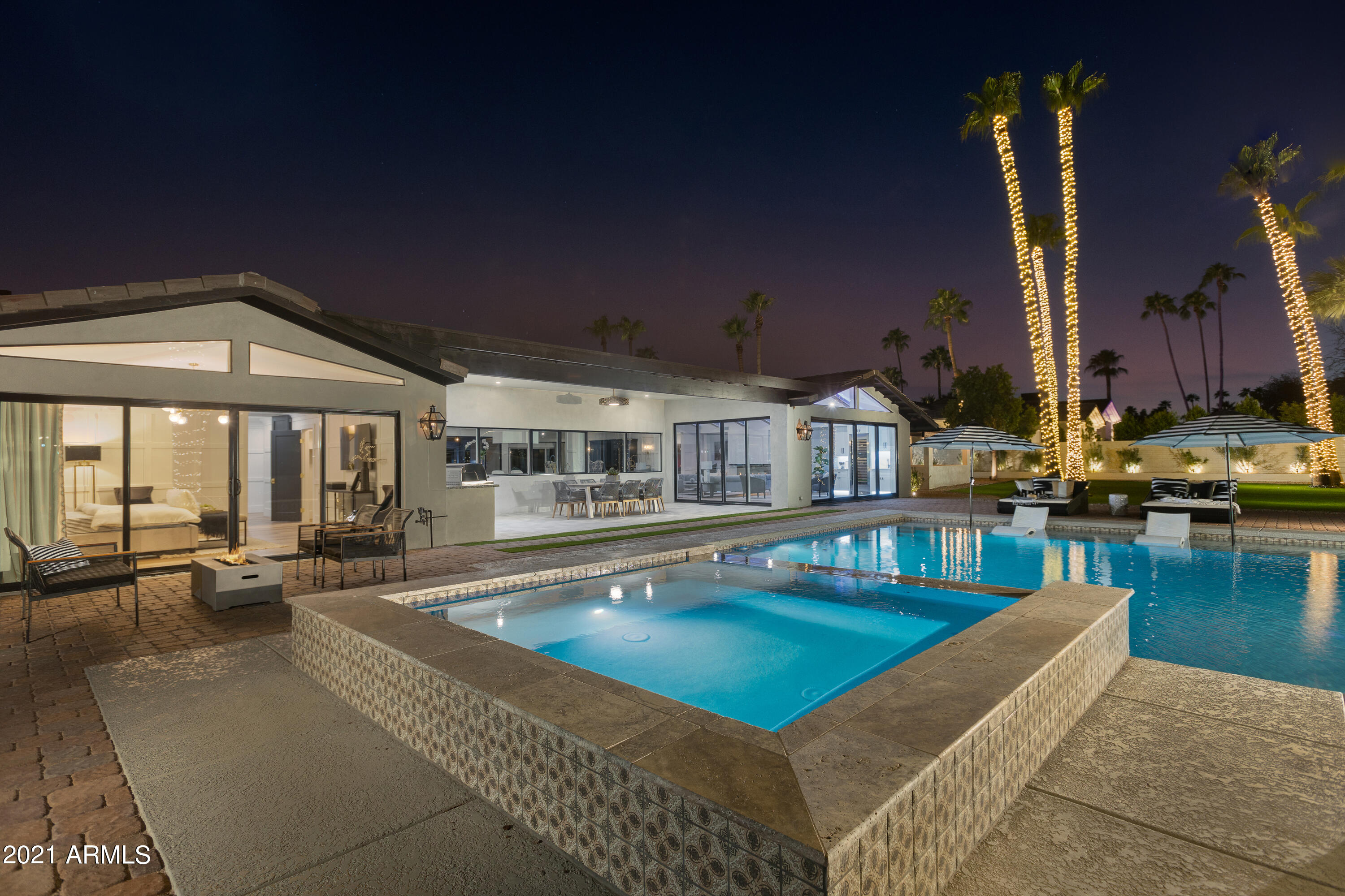 CAMELBACK EAST - Residential