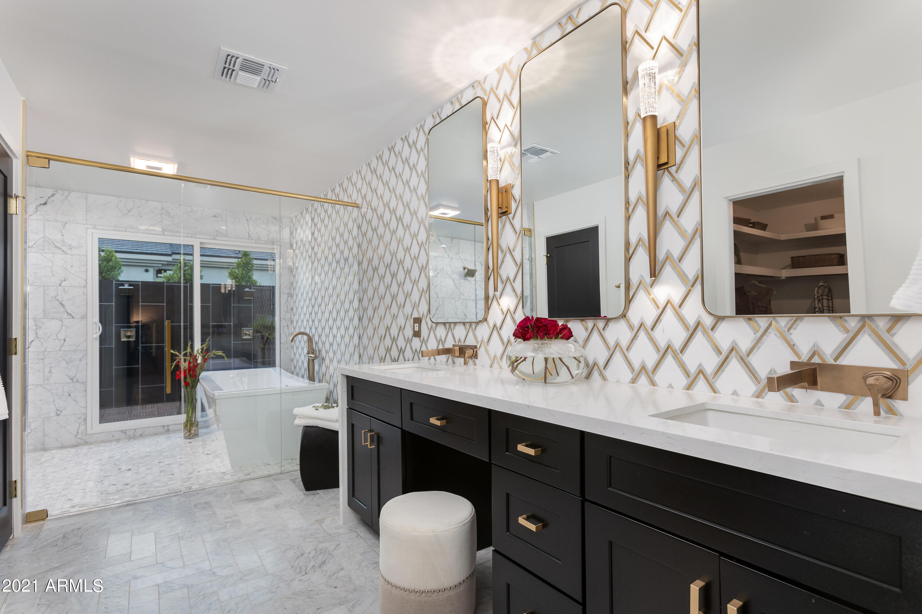 CAMELBACK EAST - Residential