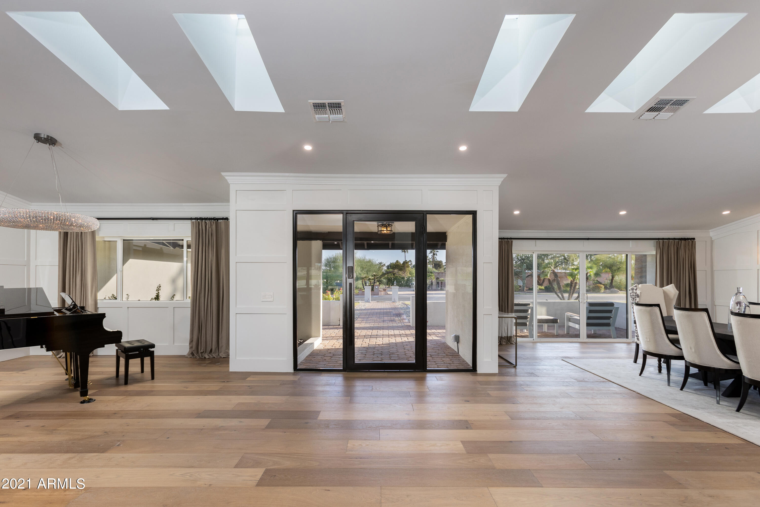 CAMELBACK EAST - Residential