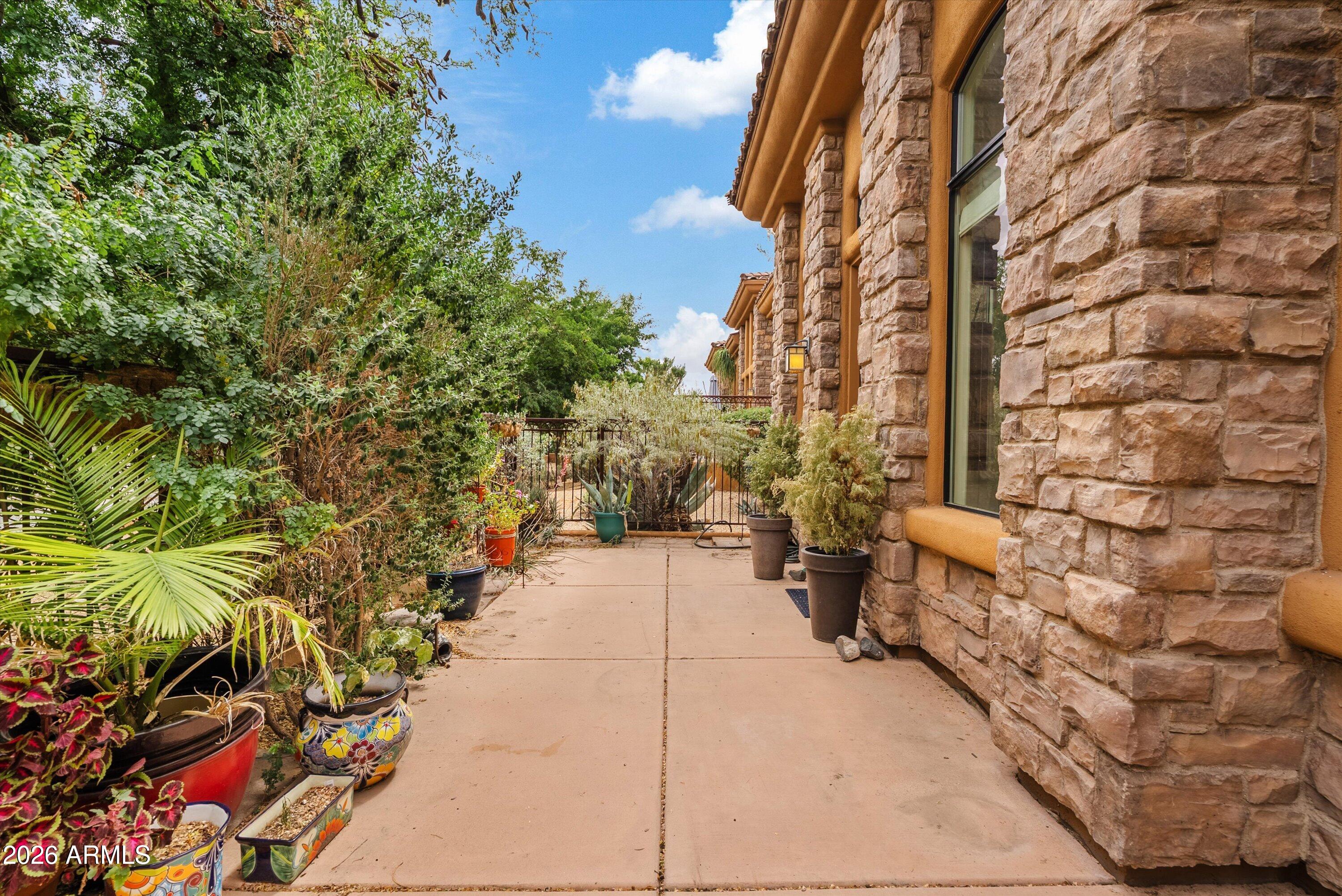 MONTACINO CAREFREE CONDOMINIUM - Residential