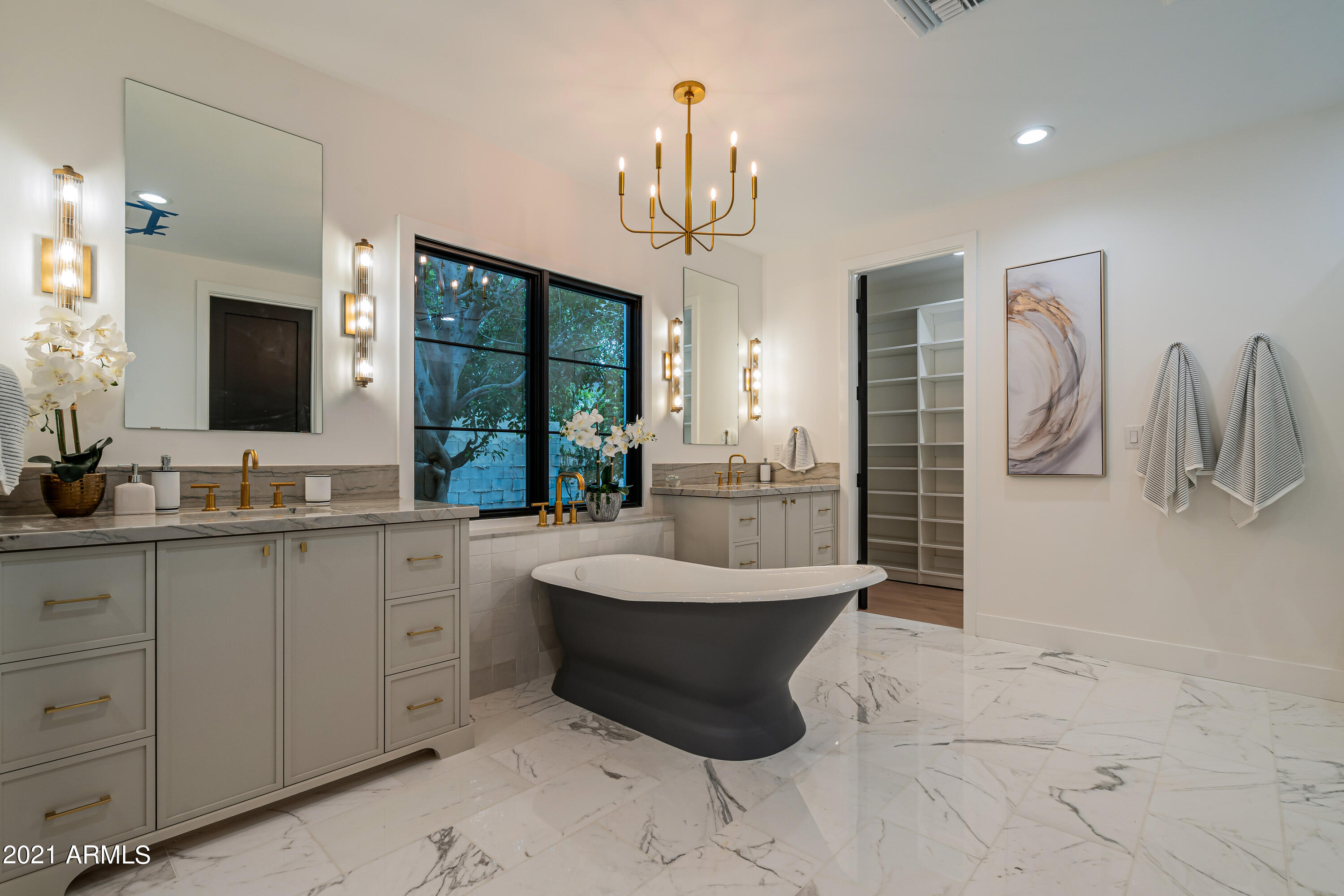 LAFAYETTE VILLA 5 - Residential