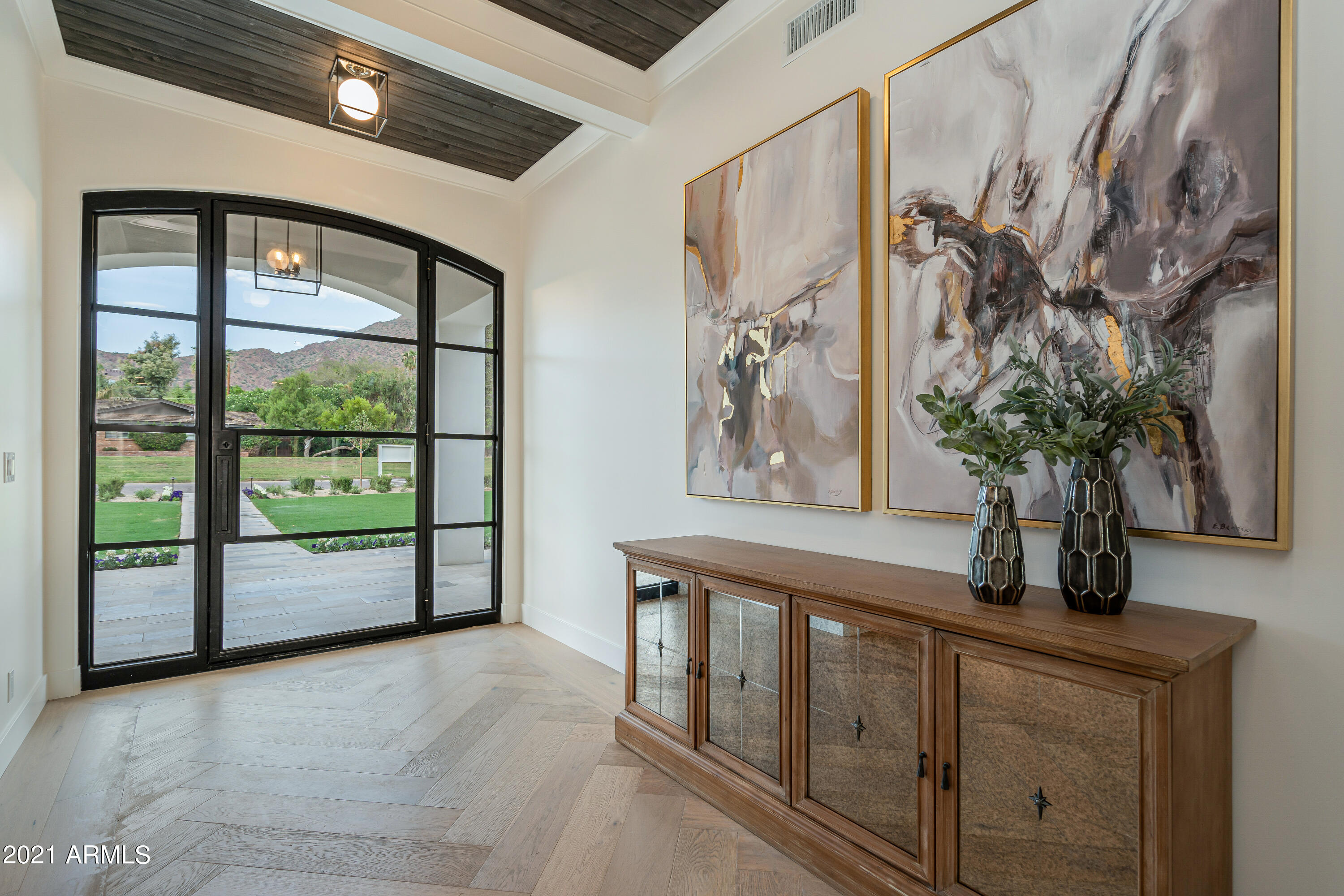 LAFAYETTE VILLA 5 - Residential