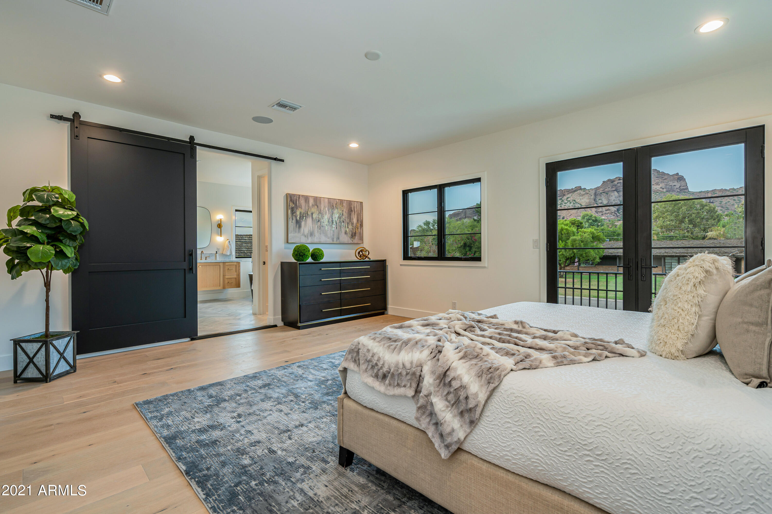 LAFAYETTE VILLA 5 - Residential