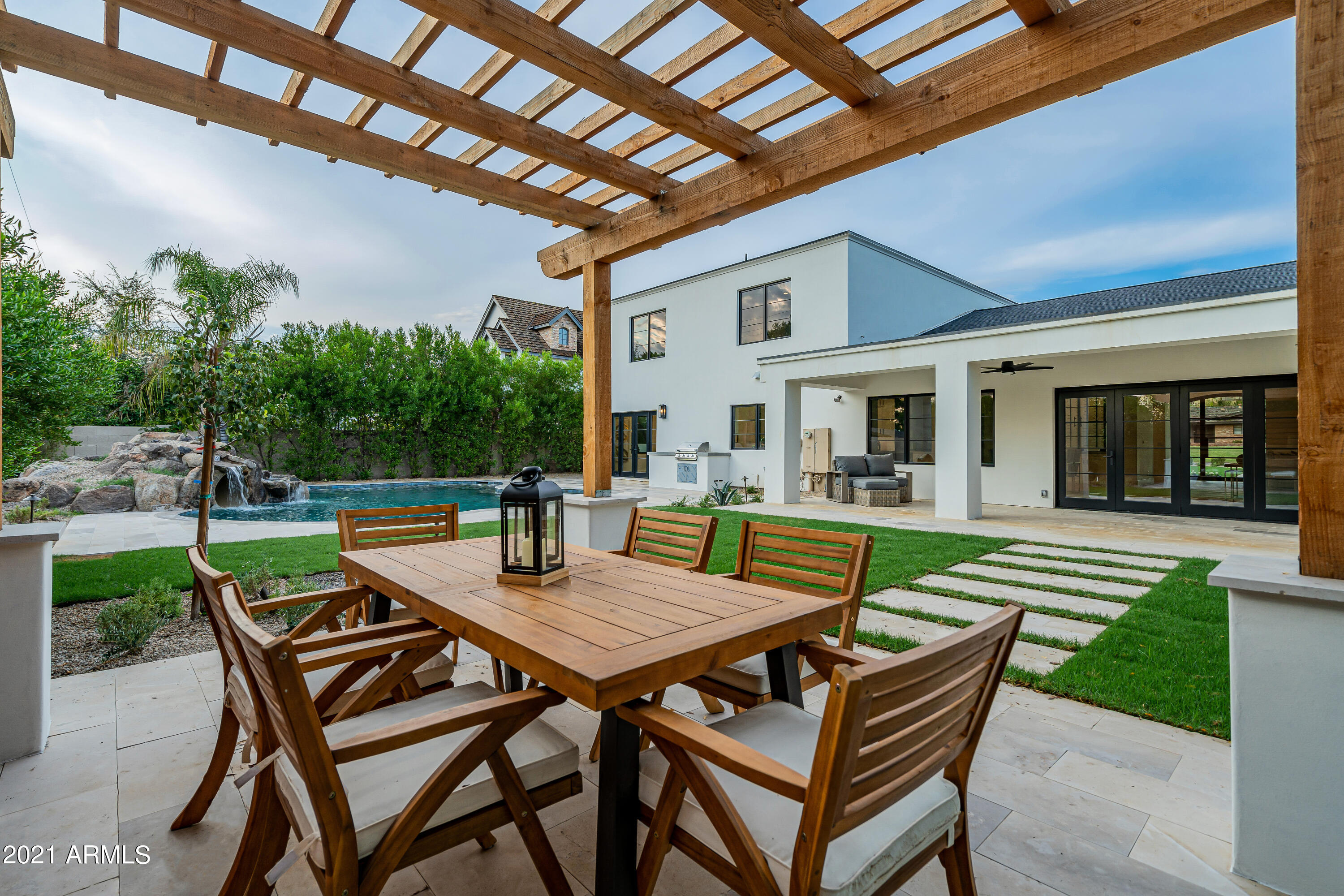 LAFAYETTE VILLA 5 - Residential