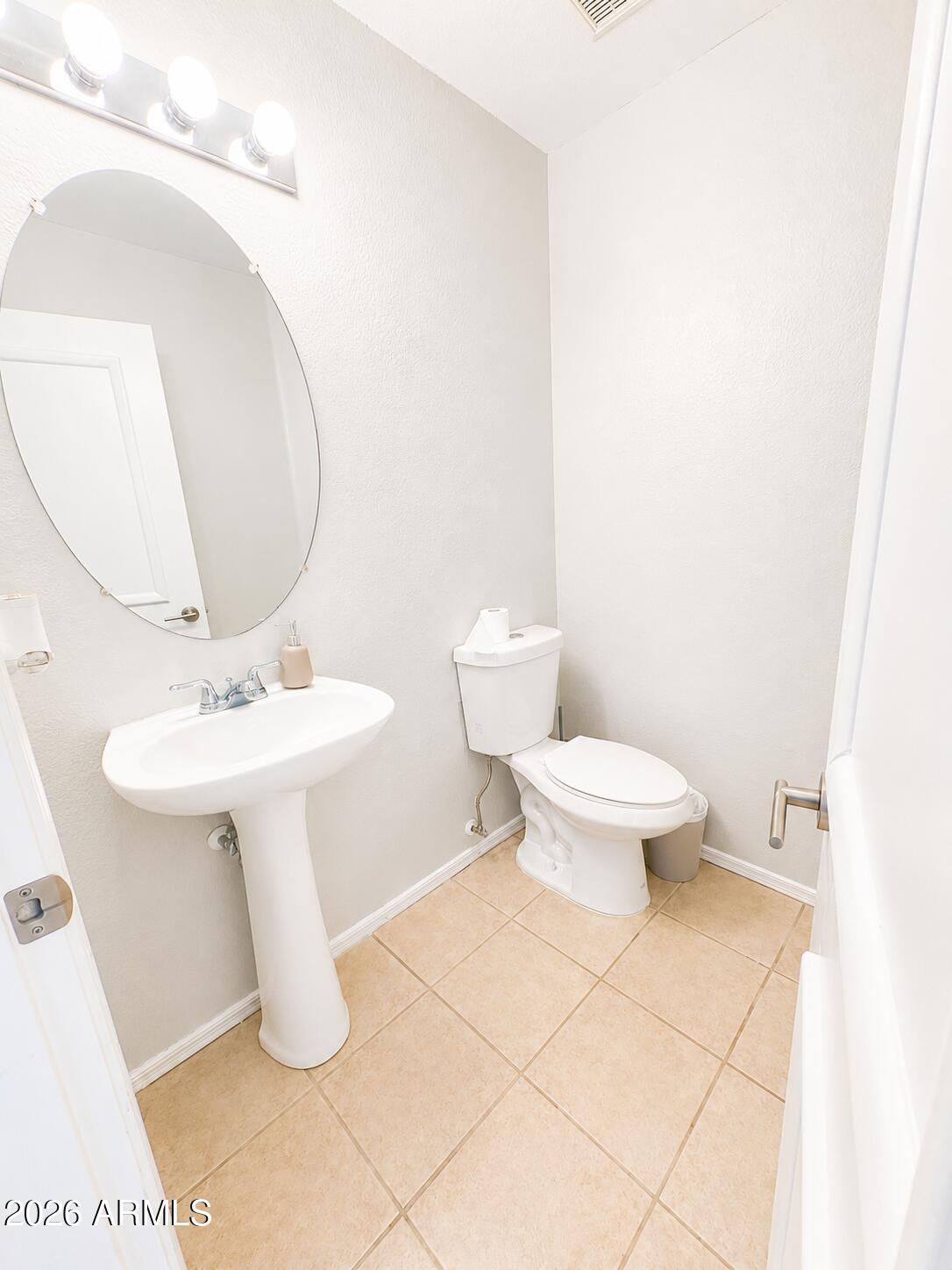 ARROWHEAD SUNRISE UNIT 2 - Residential Lease