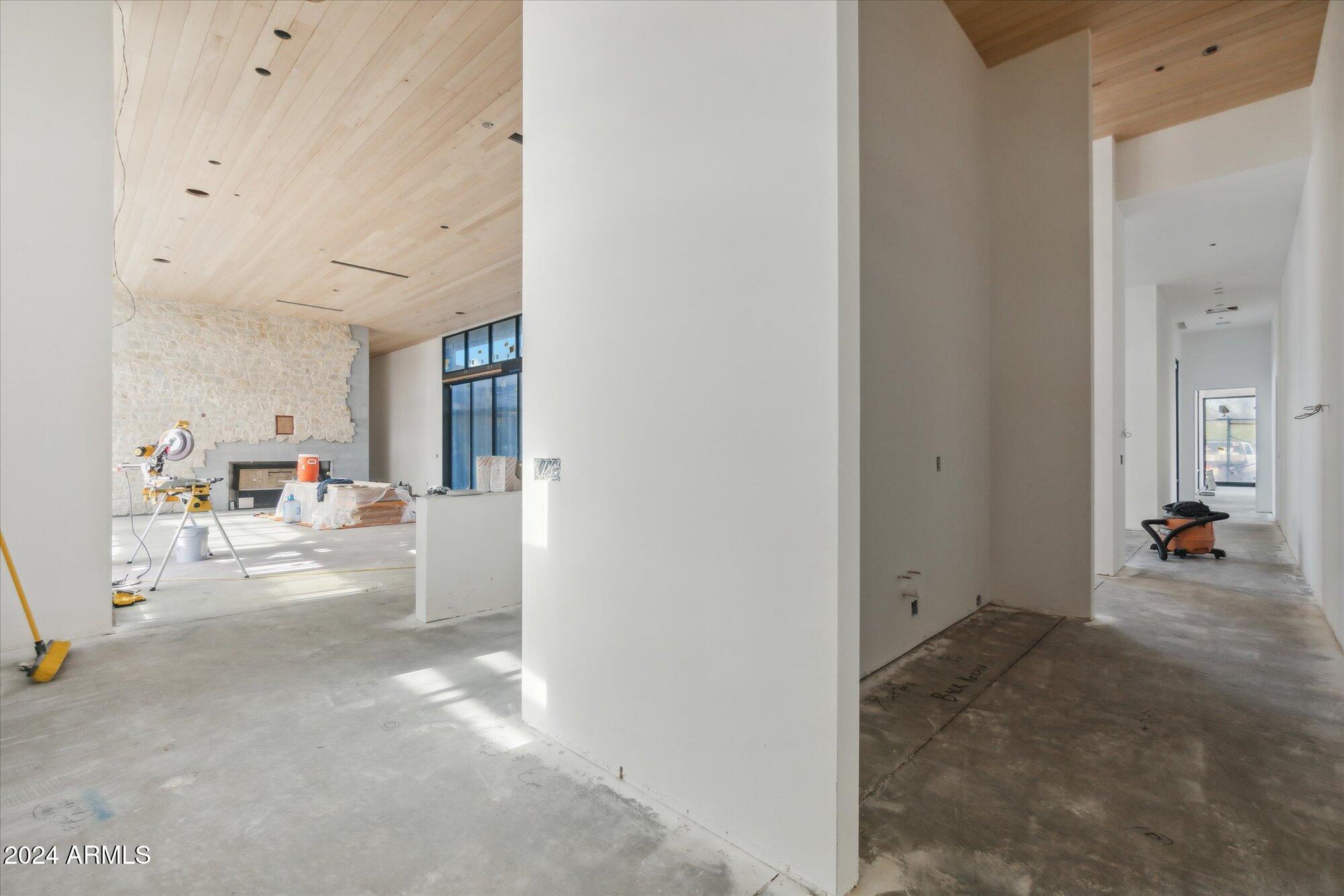 DESERT ESTATES UNIT 1 LOT 4 MLD - Residential