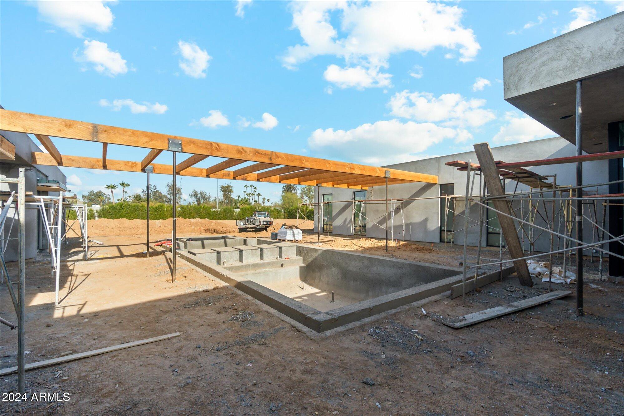 DESERT ESTATES UNIT 1 LOT 4 MLD - Residential