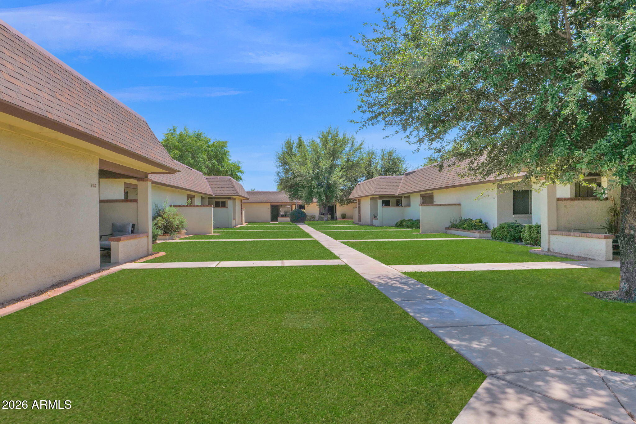COUNTRY MEADOWS TOWNHOUSES - Residential