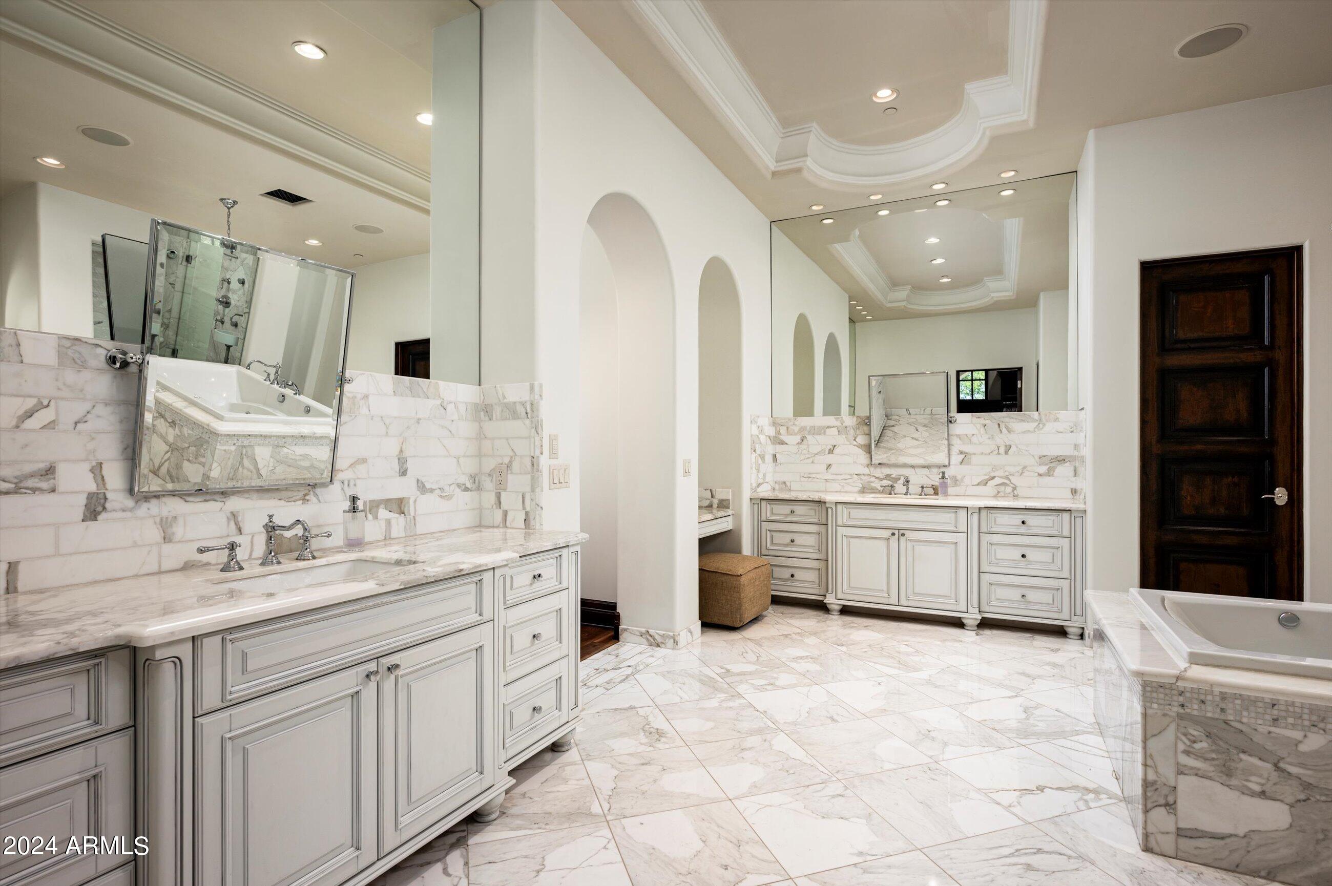 GROSSE POINTE HIGHLANDS - Residential