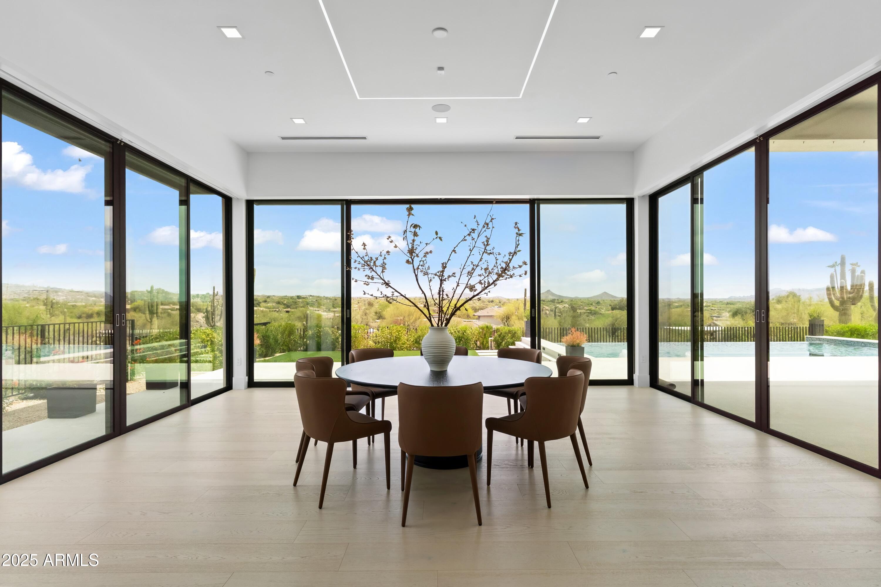CAREFREE - Residential