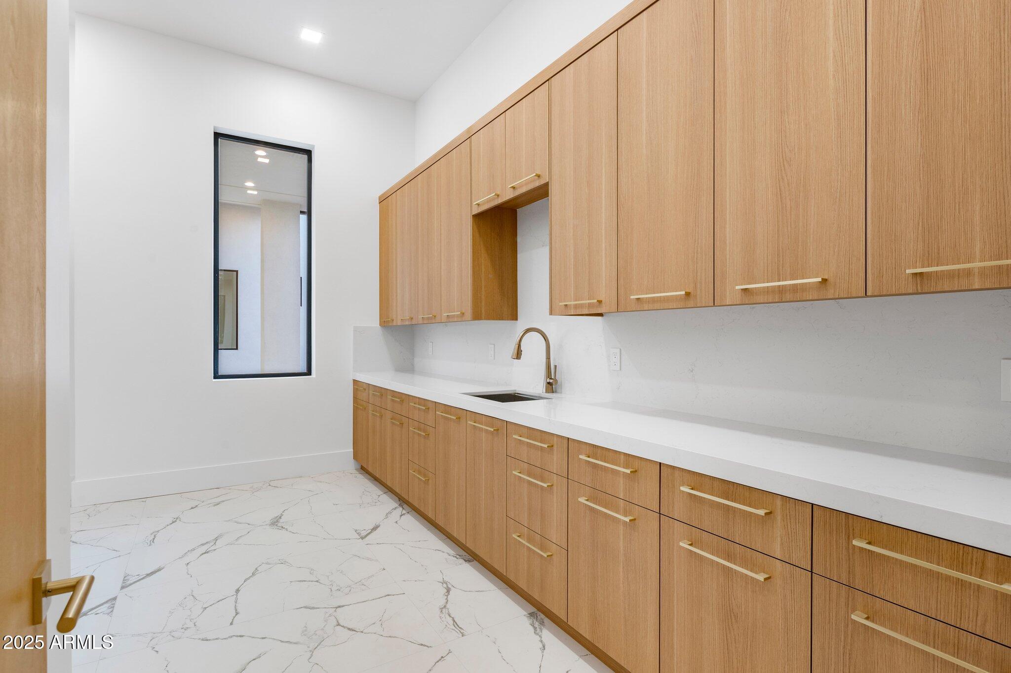 CAREFREE - Residential