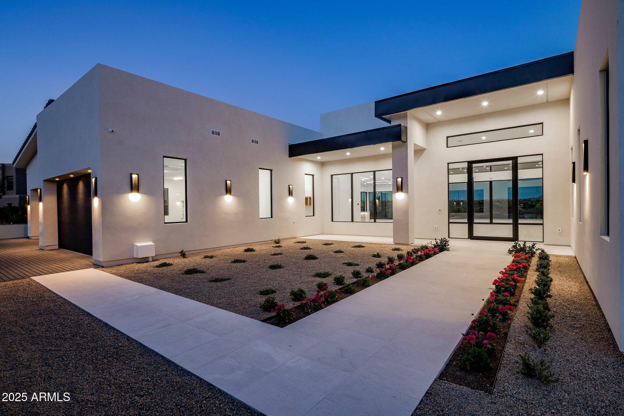 CAREFREE - Residential