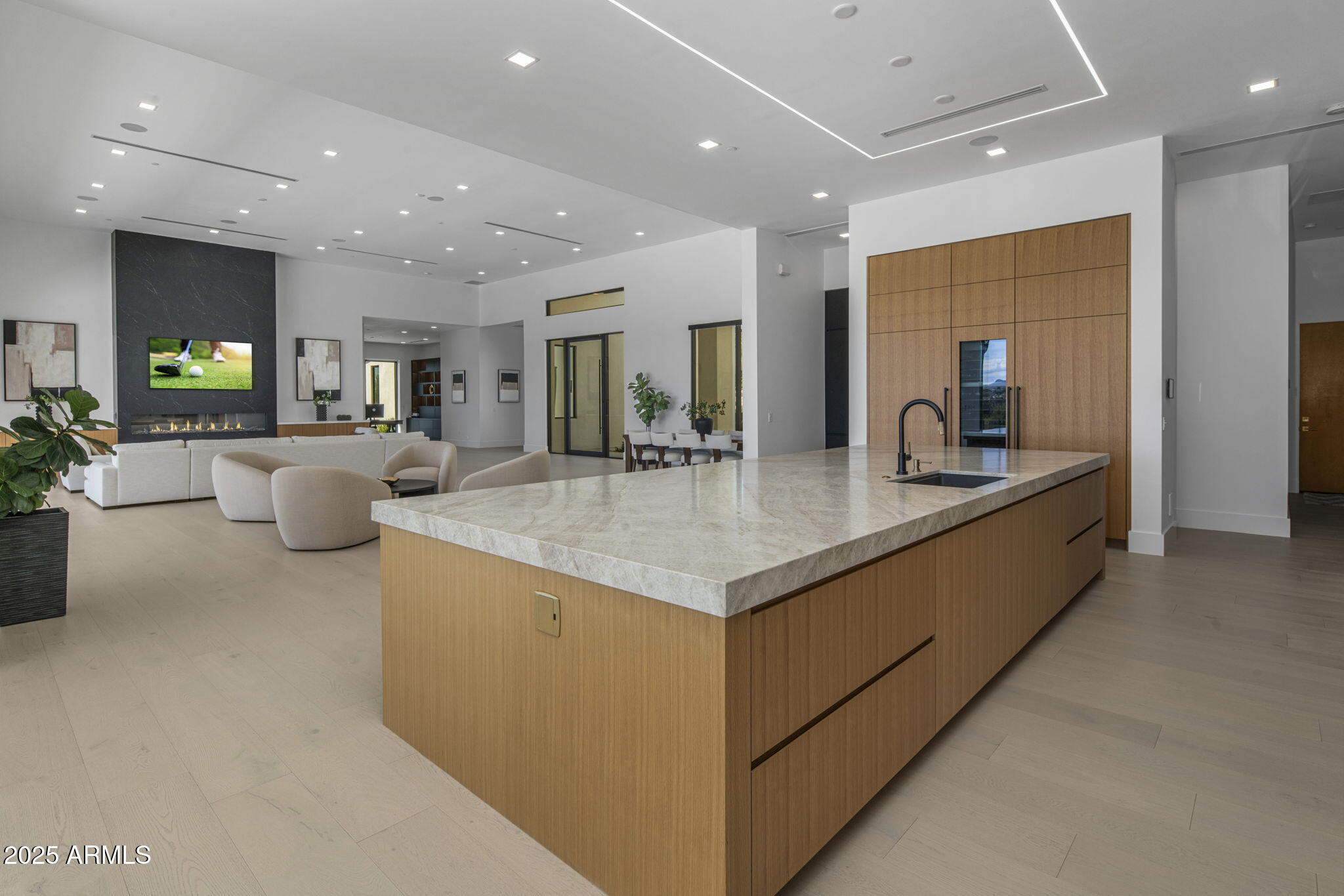 CAREFREE - Residential