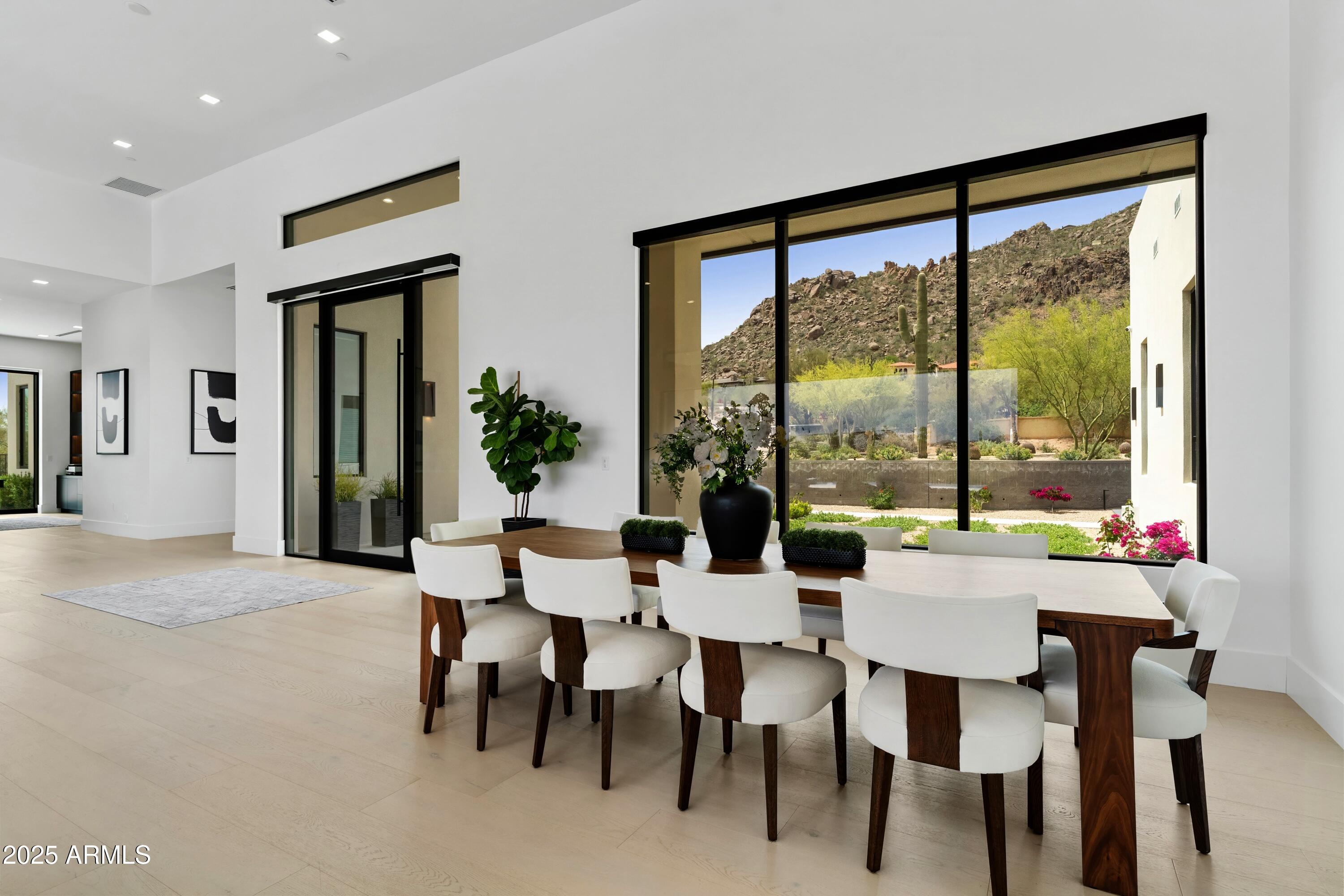 CAREFREE - Residential