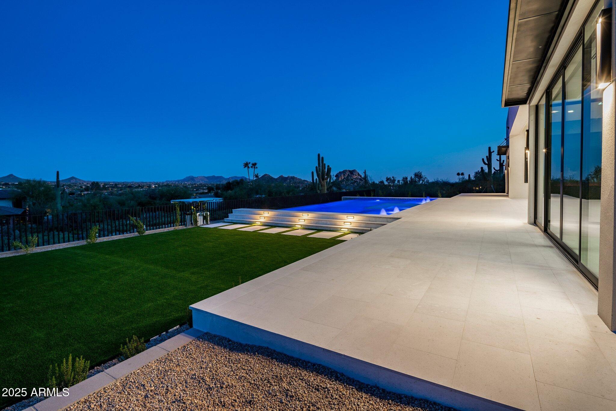 CAREFREE - Residential