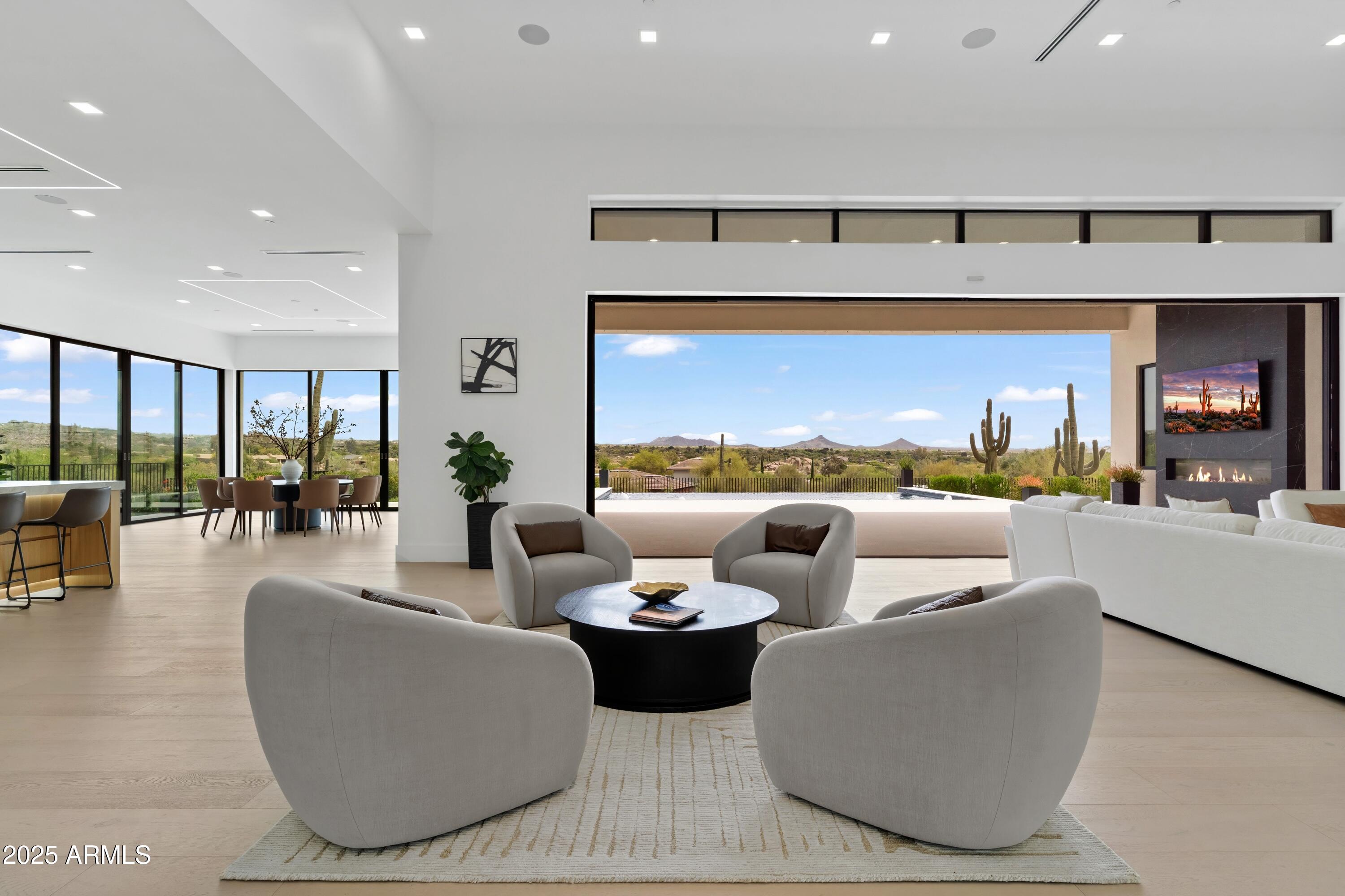 CAREFREE - Residential