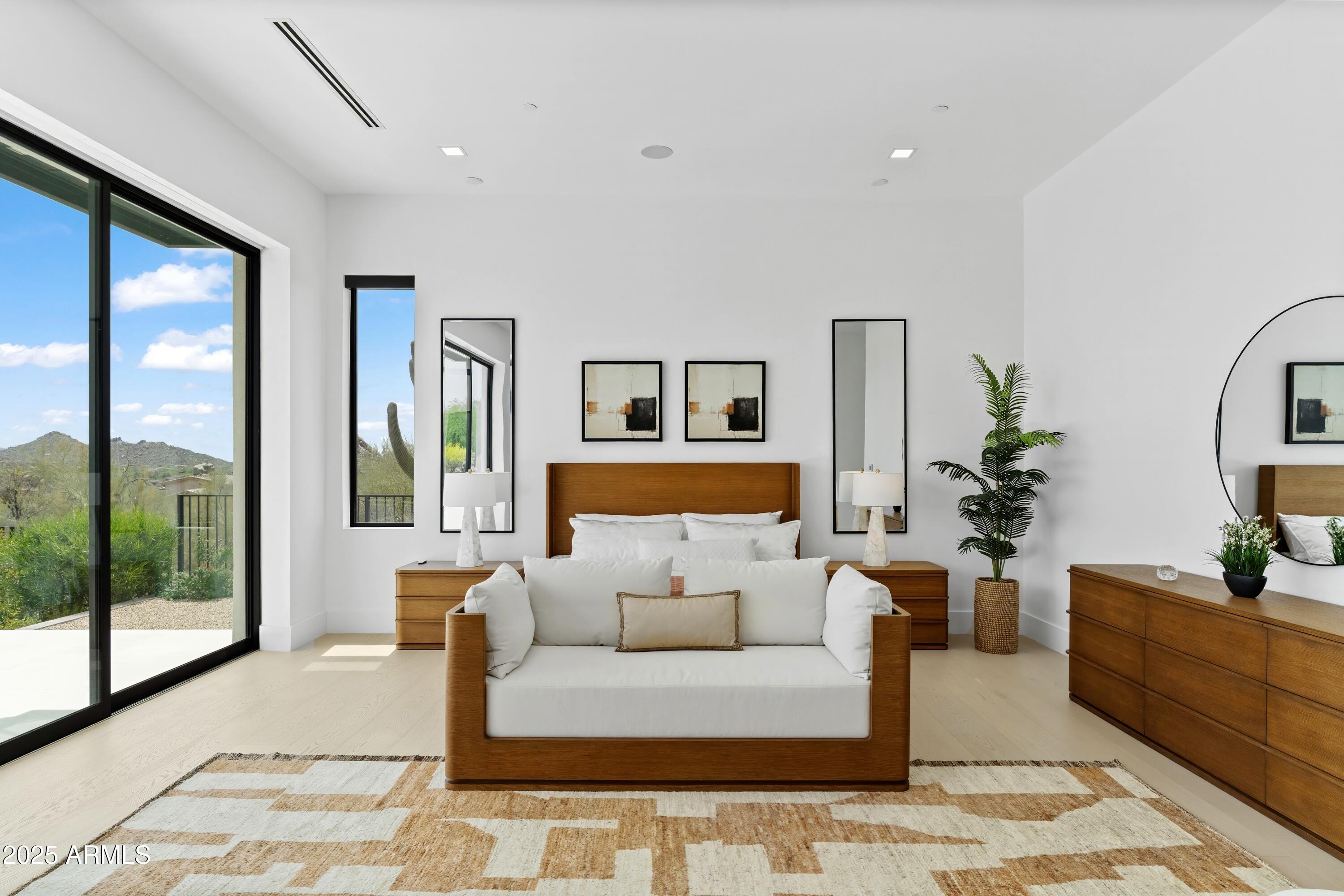 CAREFREE - Residential