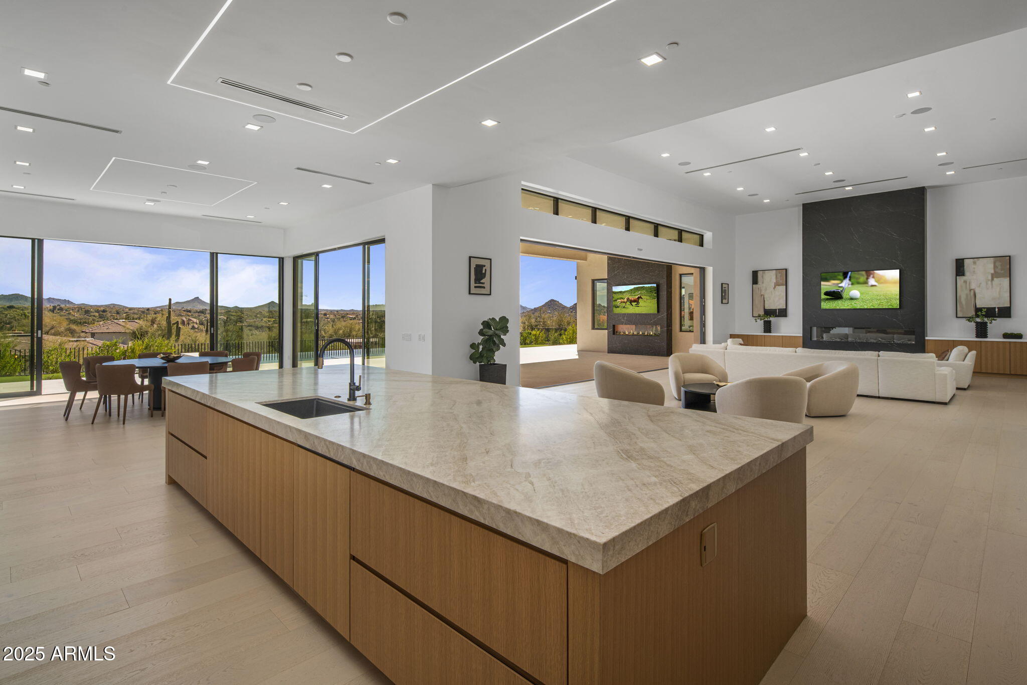 CAREFREE - Residential