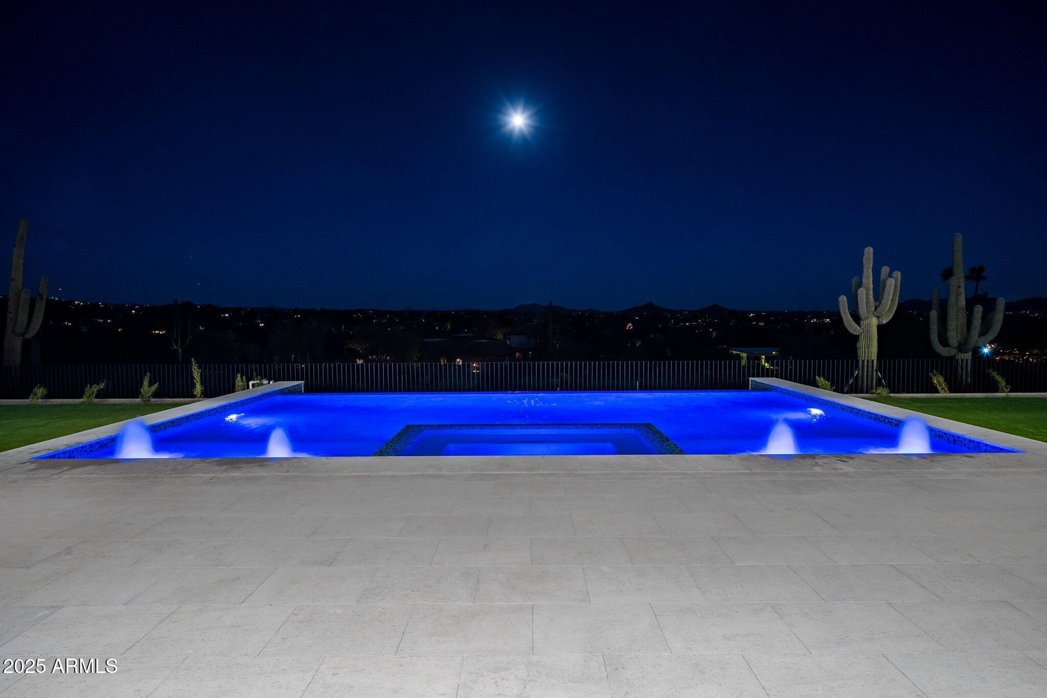 CAREFREE - Residential