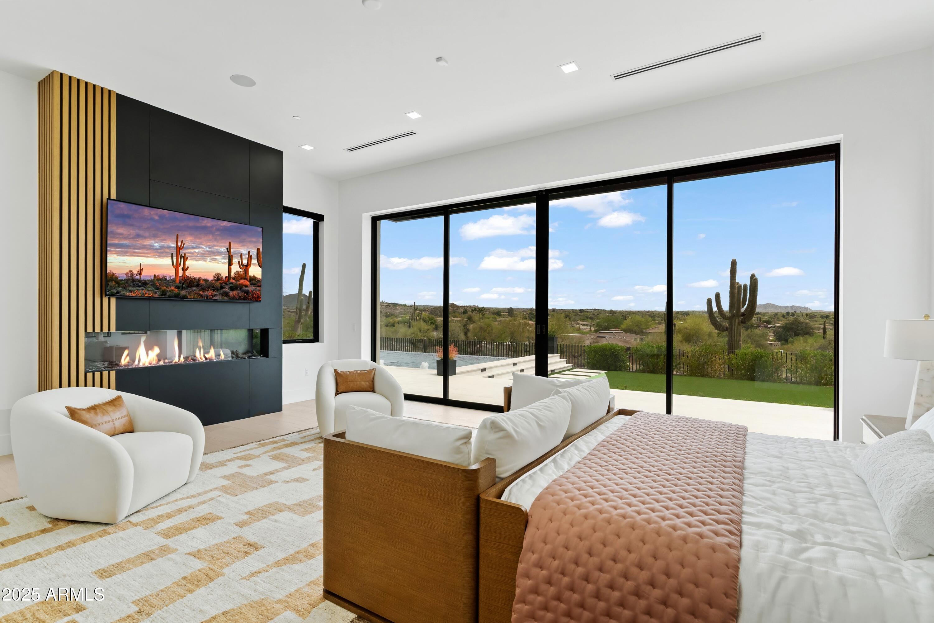 CAREFREE - Residential