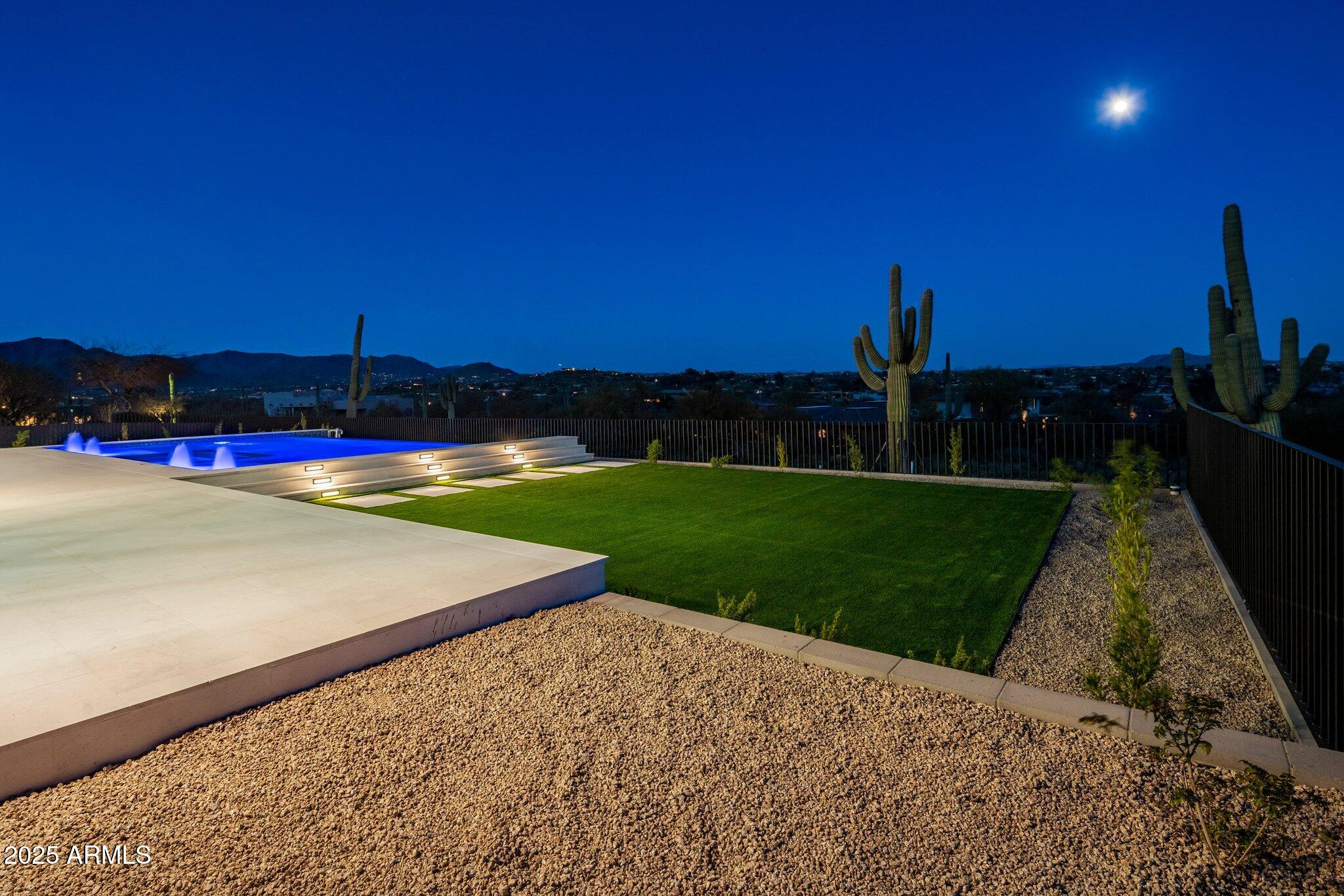 CAREFREE - Residential