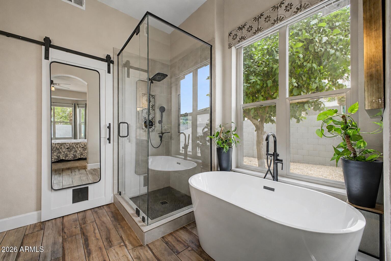 COUNTRY LANE - Residential