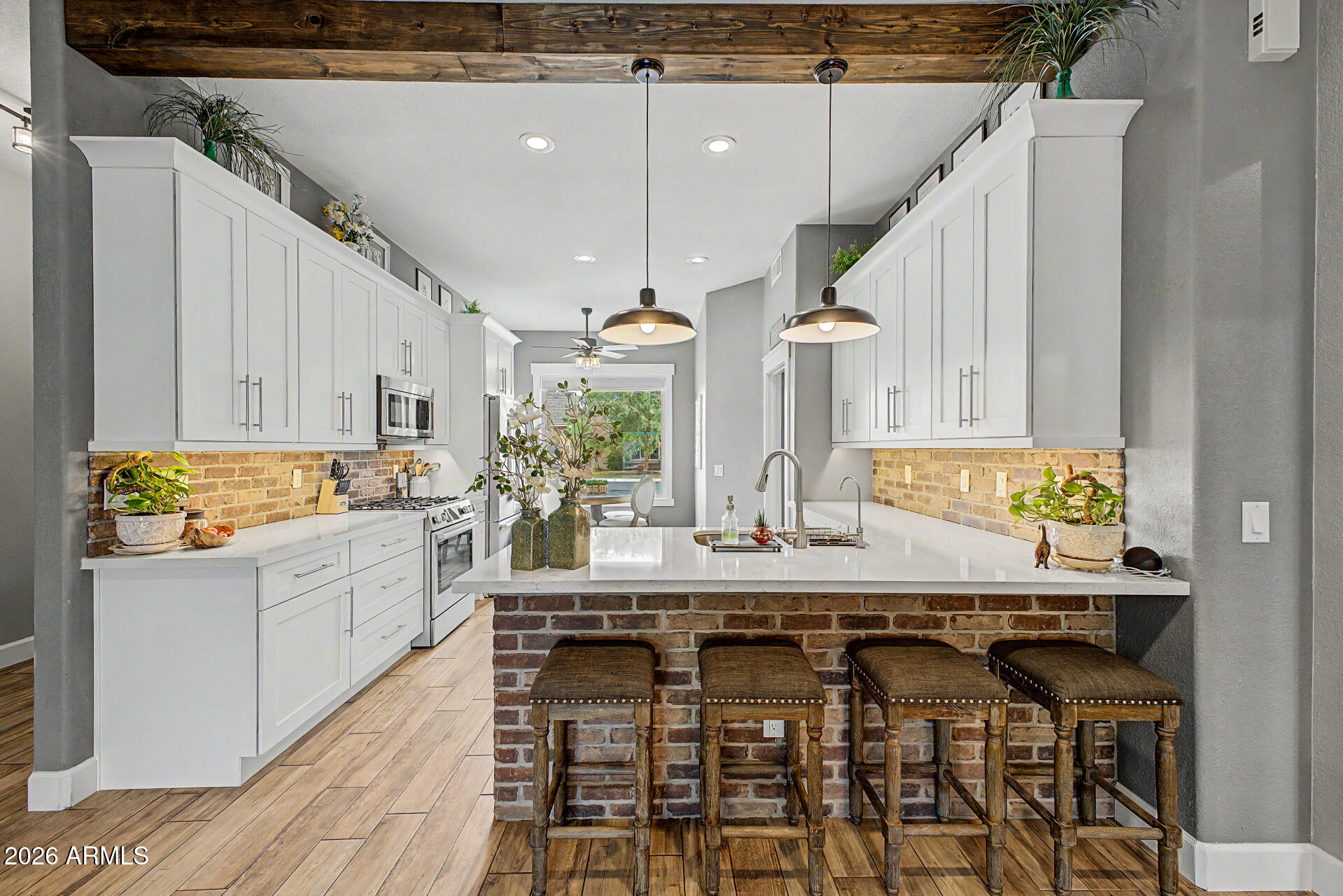 COUNTRY LANE - Residential