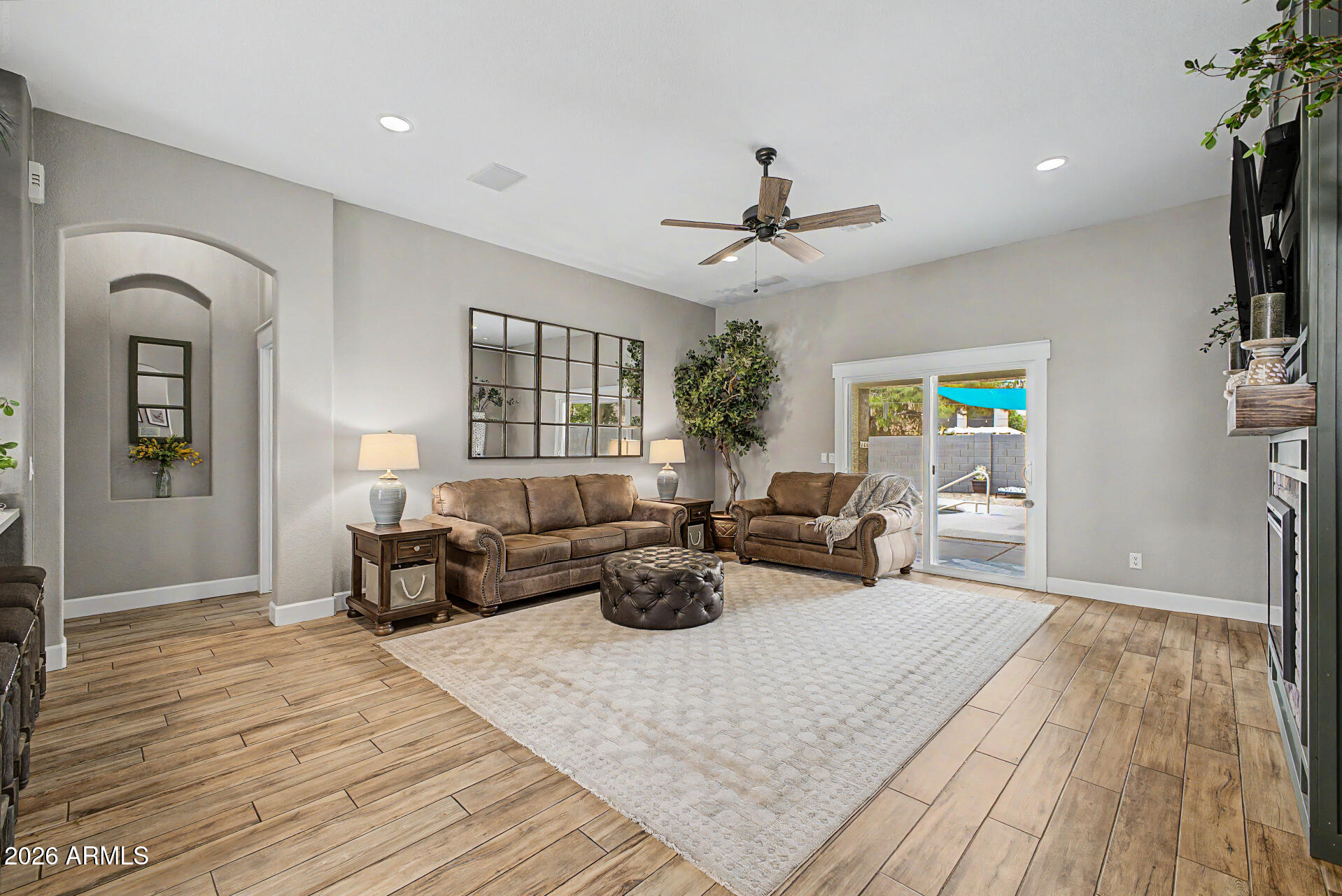 COUNTRY LANE - Residential
