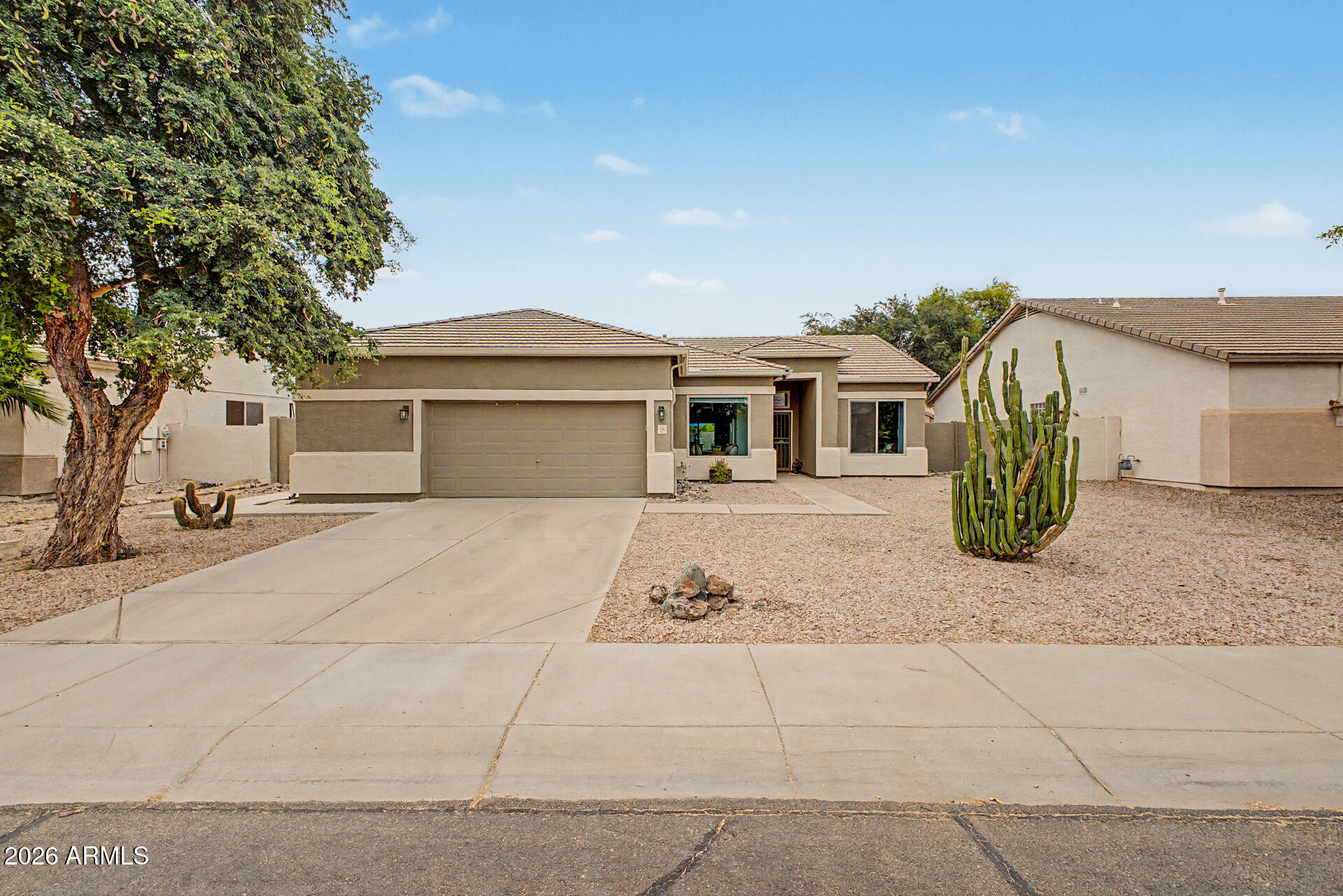 COUNTRY LANE - Residential