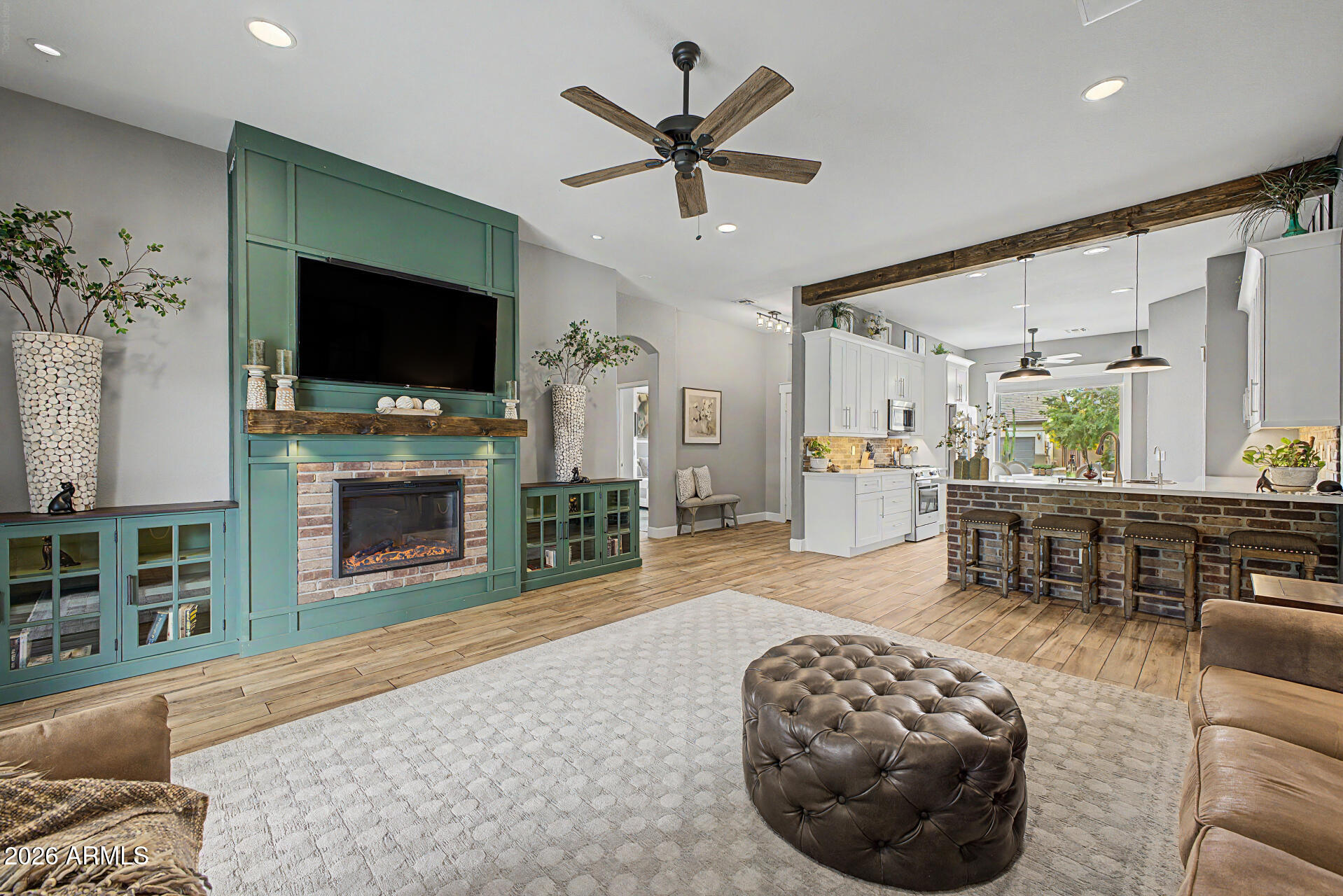 COUNTRY LANE - Residential