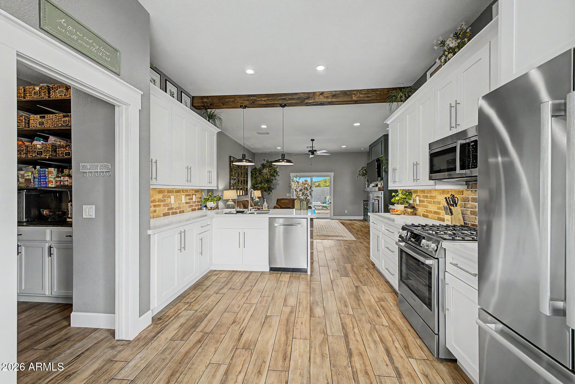 COUNTRY LANE - Residential