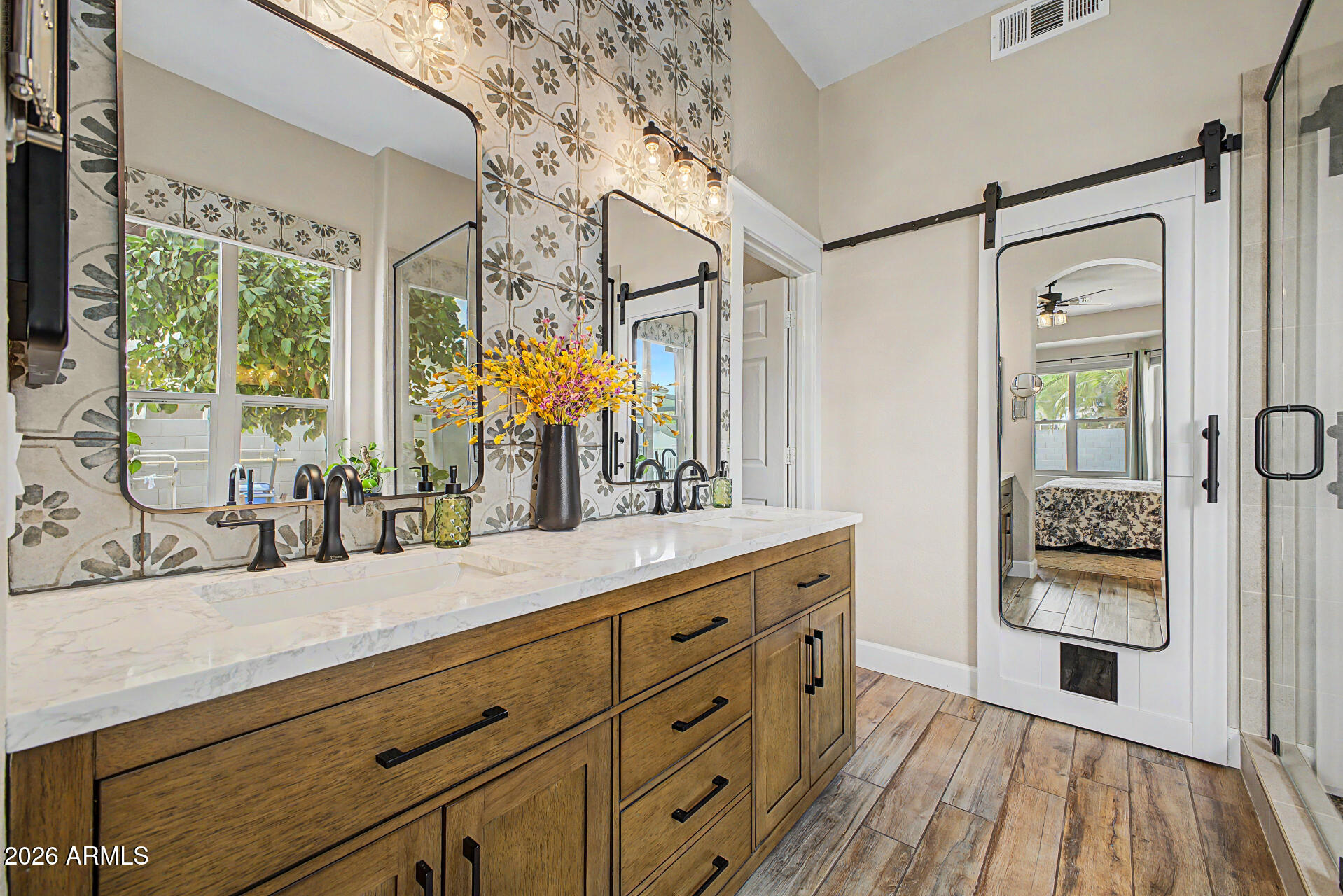 COUNTRY LANE - Residential