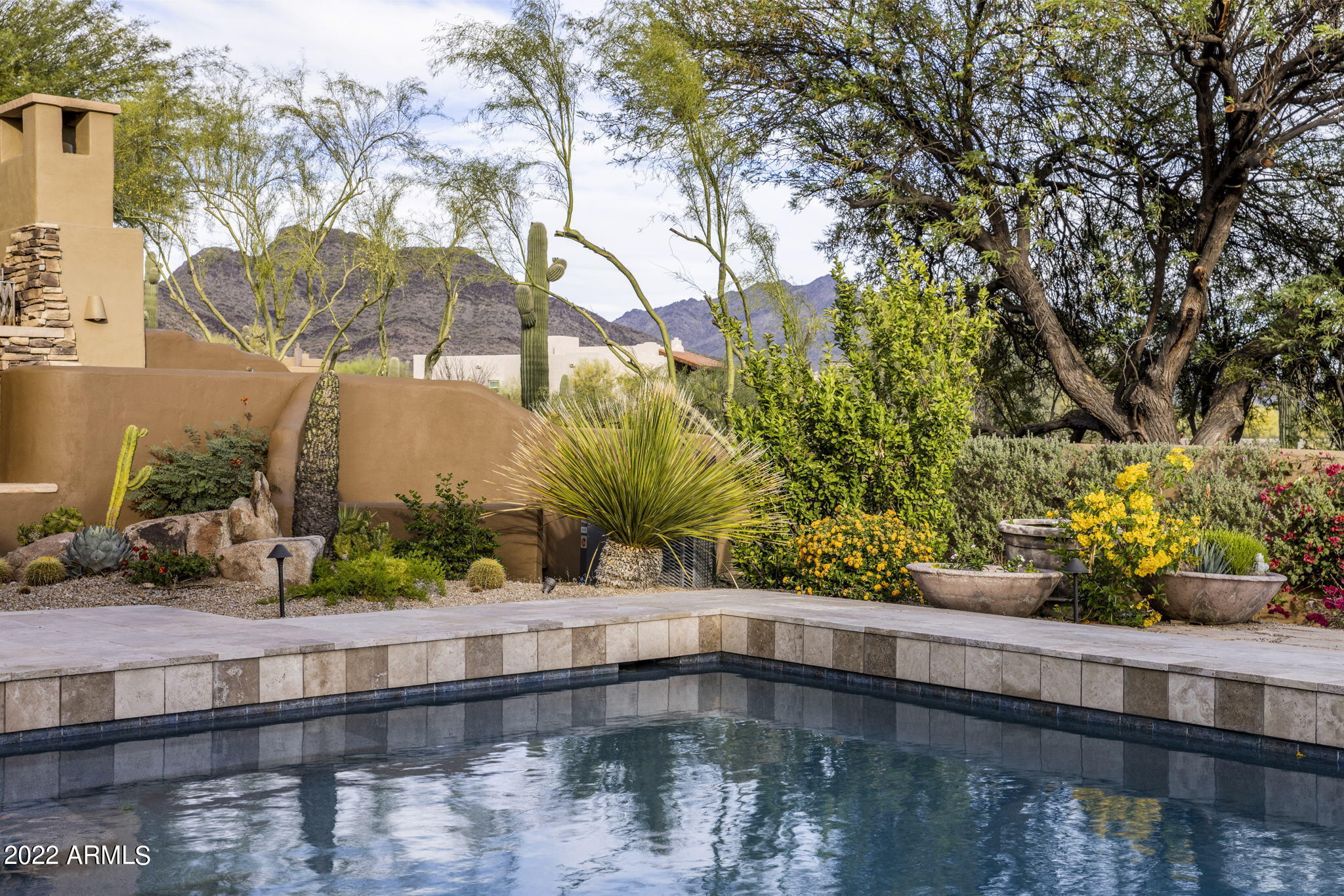 PINNACLE PEAK VISTAS - Residential