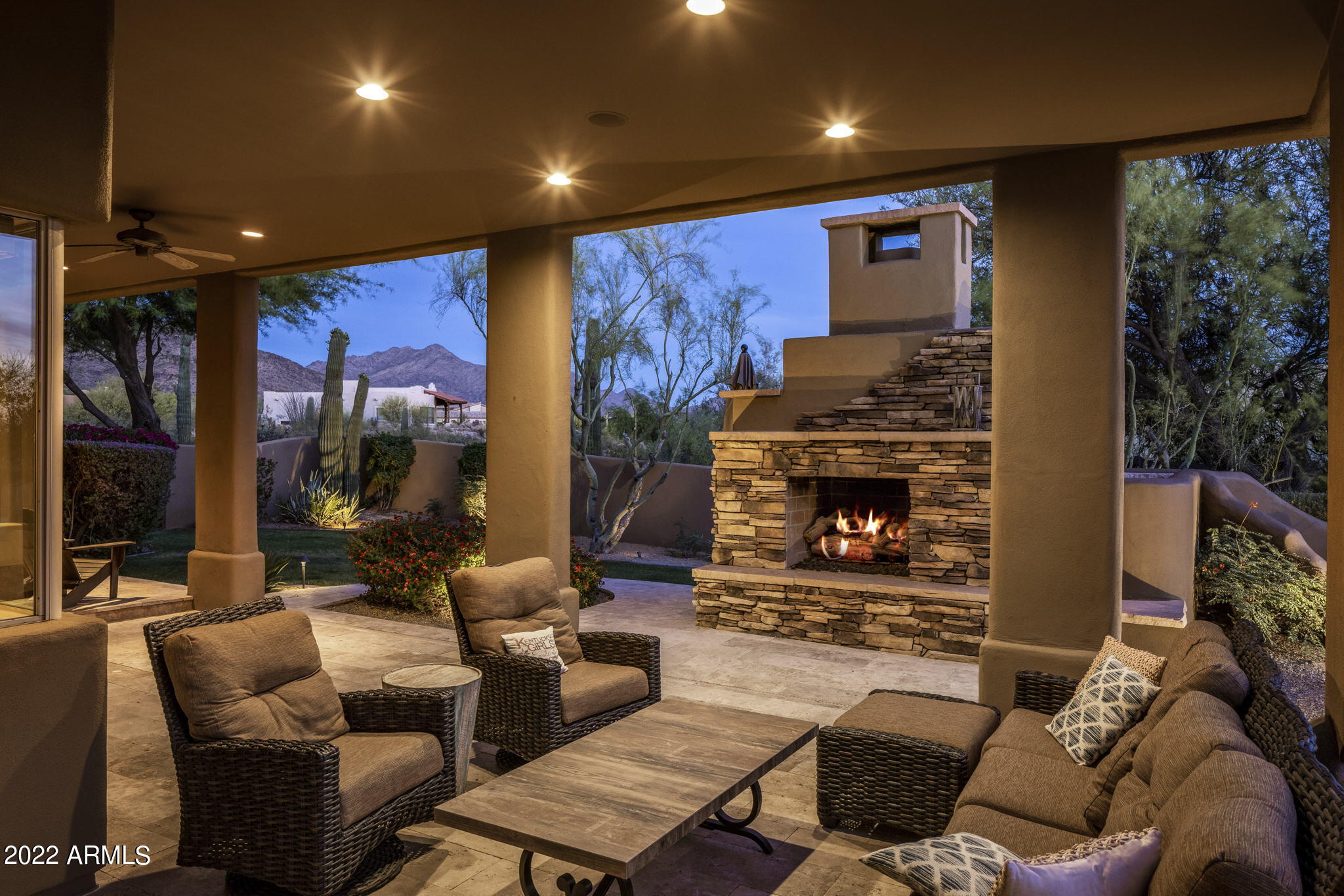 PINNACLE PEAK VISTAS - Residential