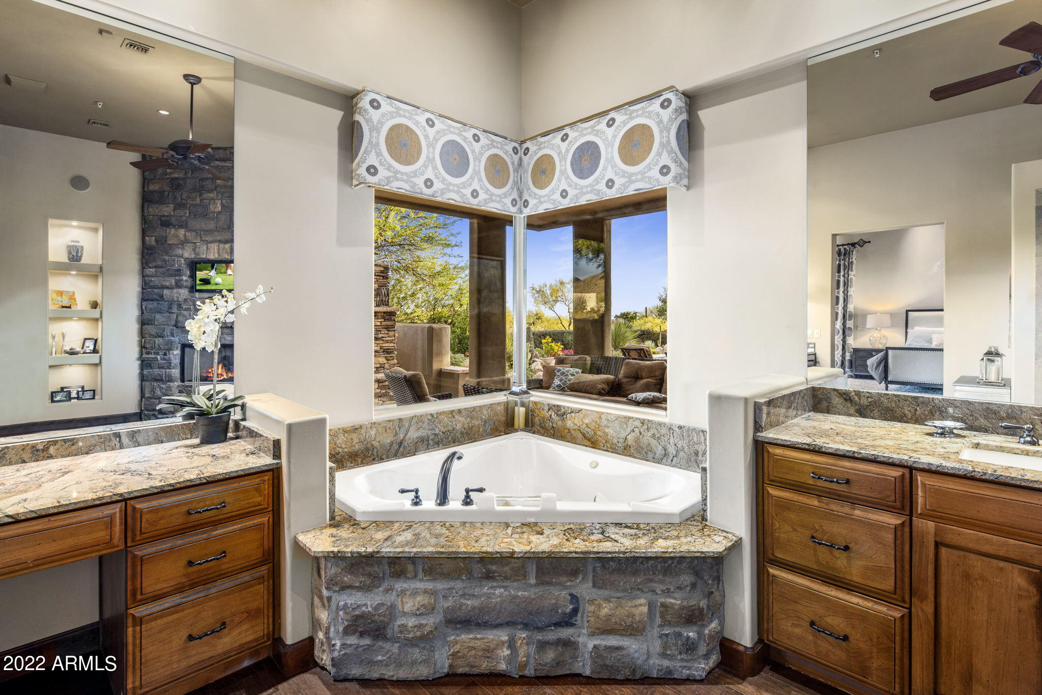 PINNACLE PEAK VISTAS - Residential