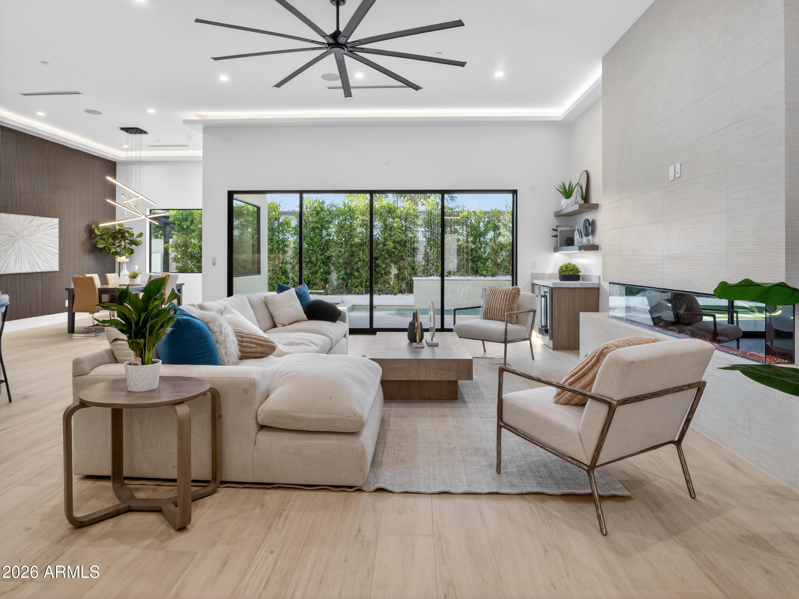 SCOTTSDALE ESTATES - Residential