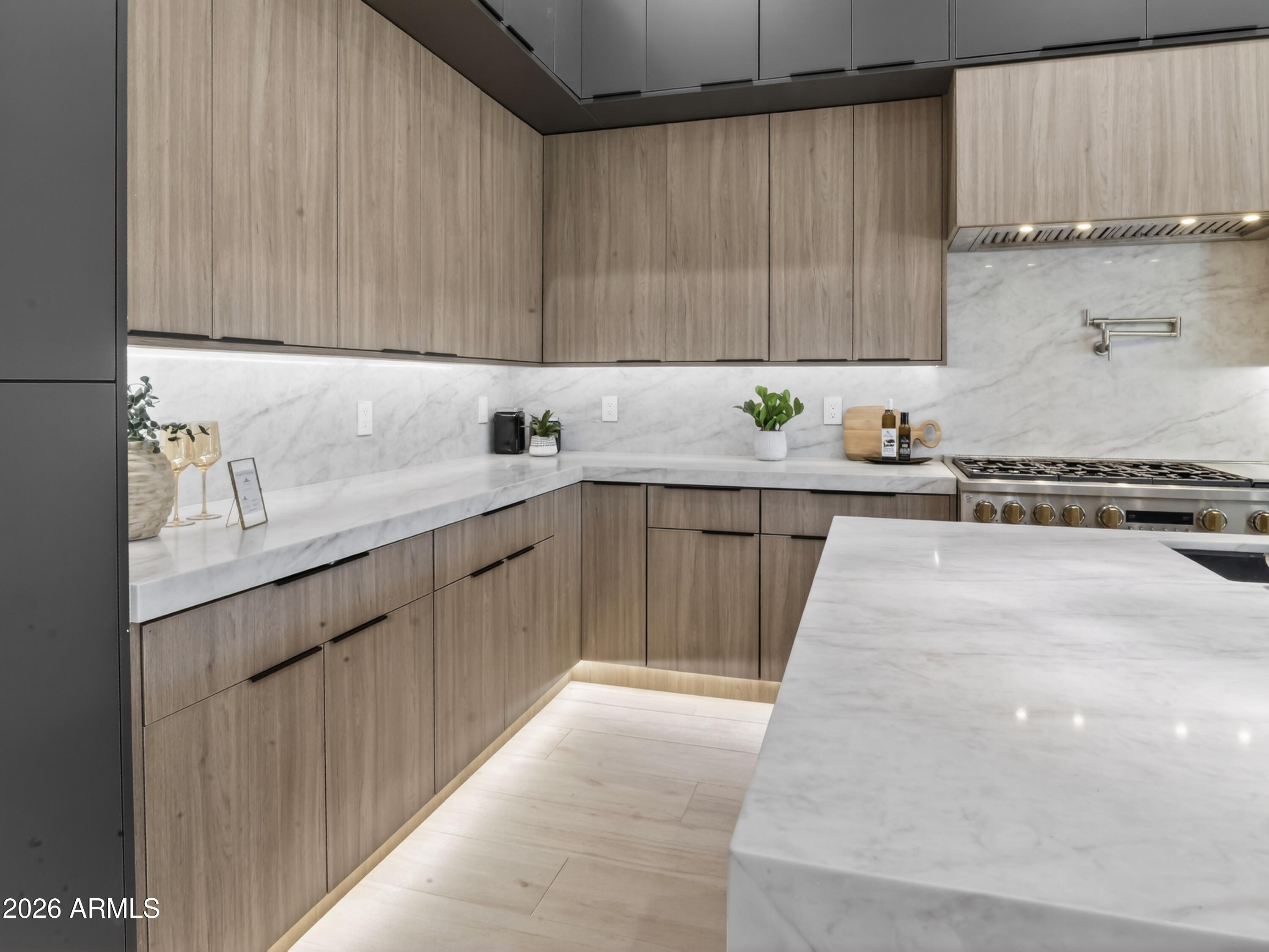 SCOTTSDALE ESTATES - Residential