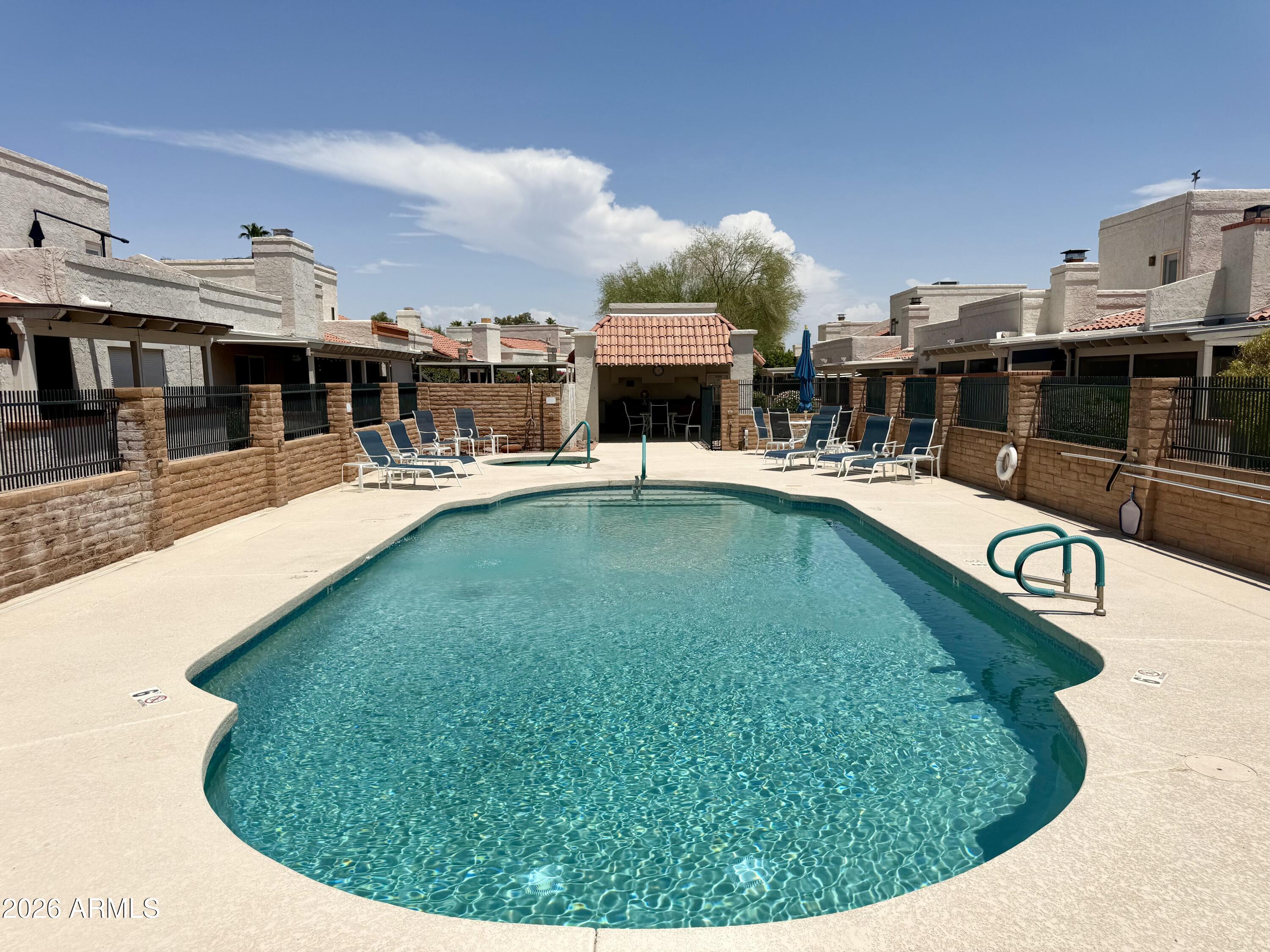 SCOTTSDALE IN TOWNE VILLAS AMD - Residential Lease