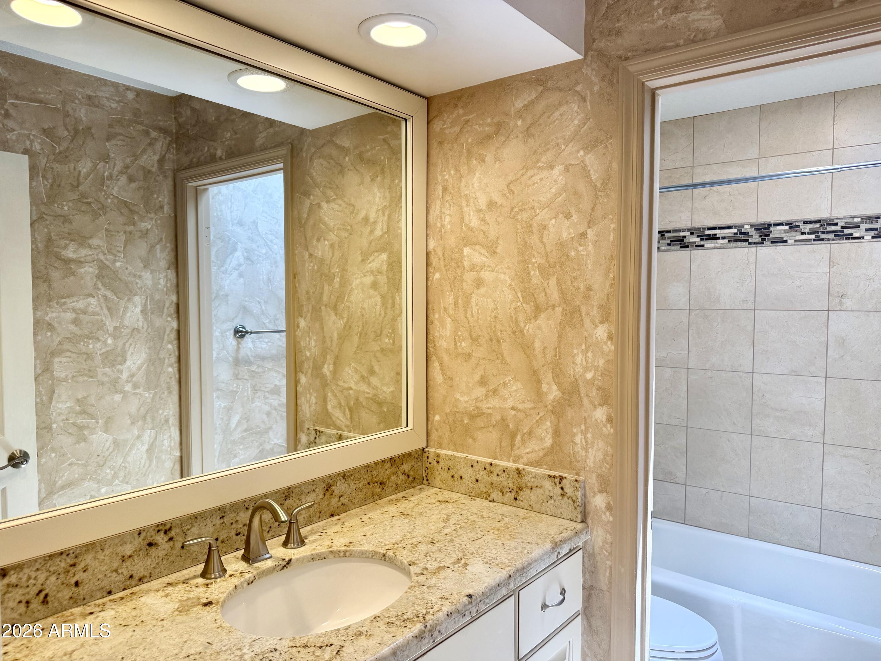 SCOTTSDALE IN TOWNE VILLAS AMD - Residential Lease