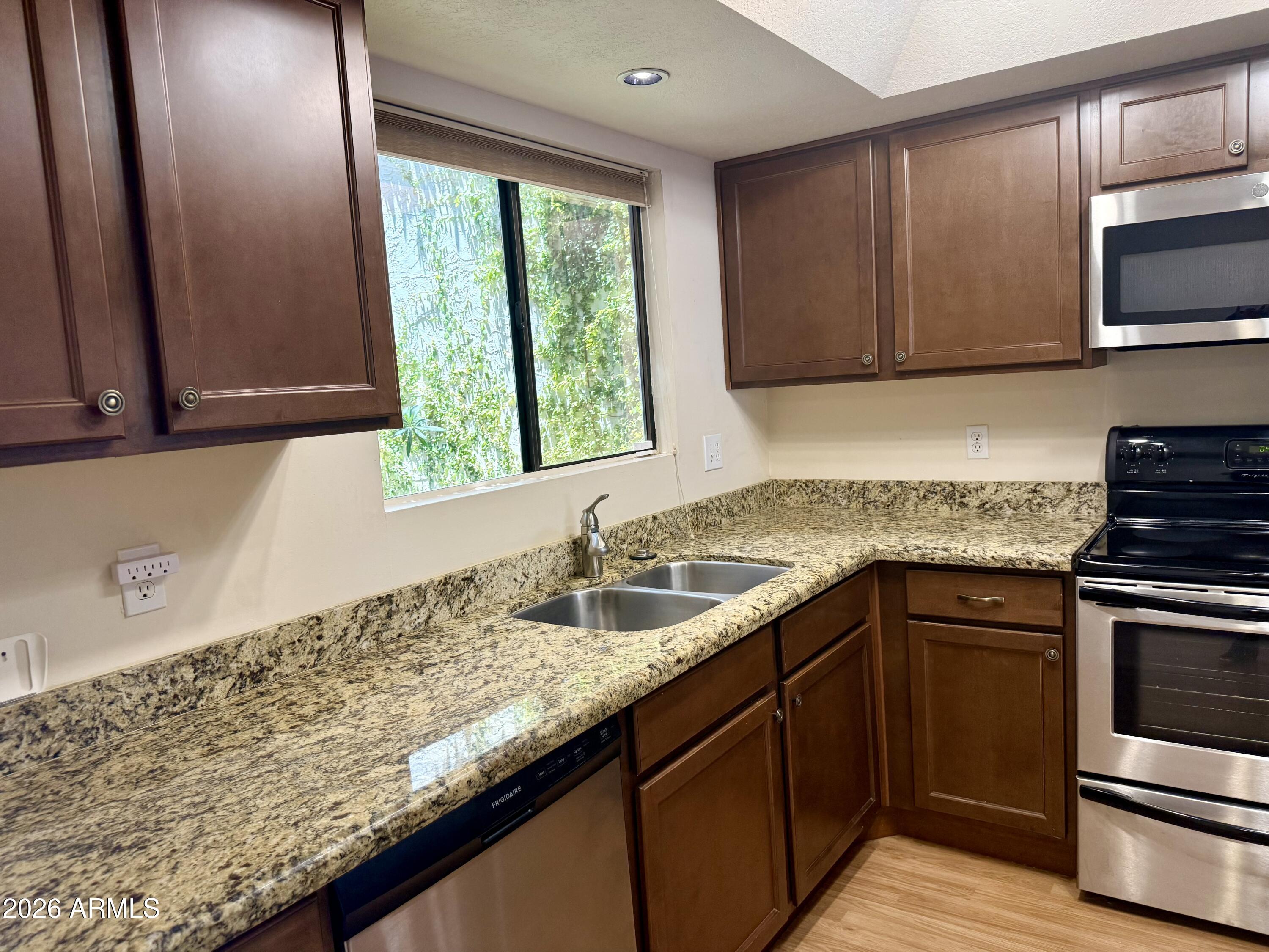 SCOTTSDALE IN TOWNE VILLAS AMD - Residential Lease