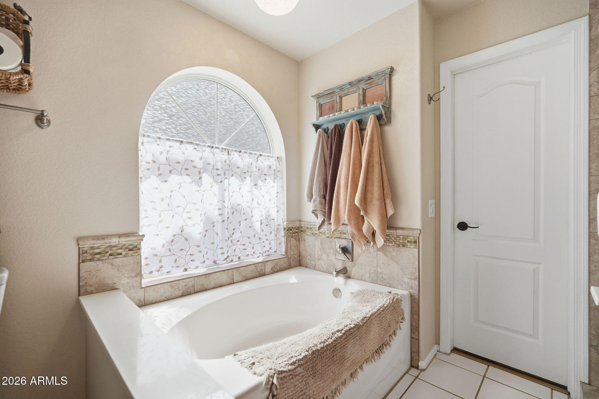 PARADISE VALLEY HORIZON UNIT 2 LOT 41-110 TR A - Residential