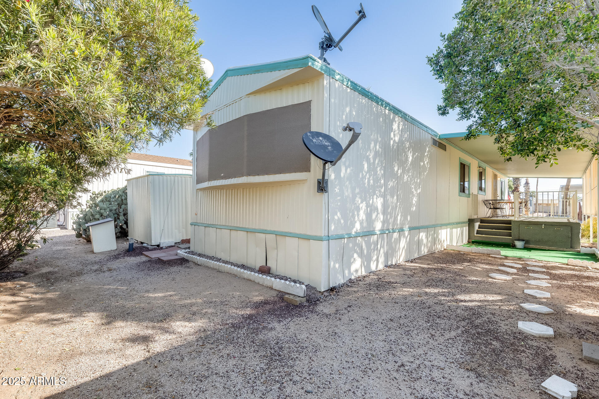 SUNNY CREST - Residential