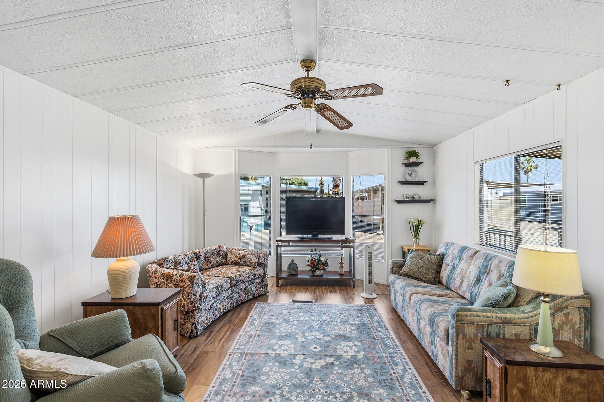 SUNNY CREST - Residential