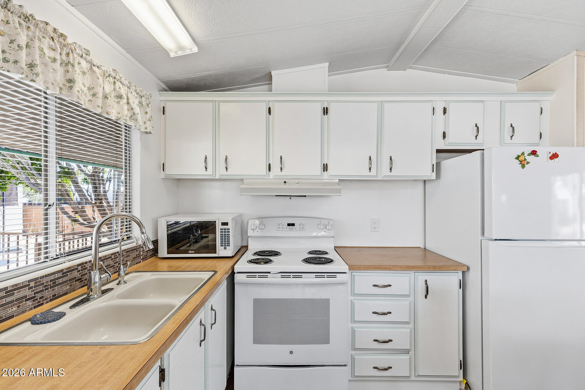SUNNY CREST - Residential