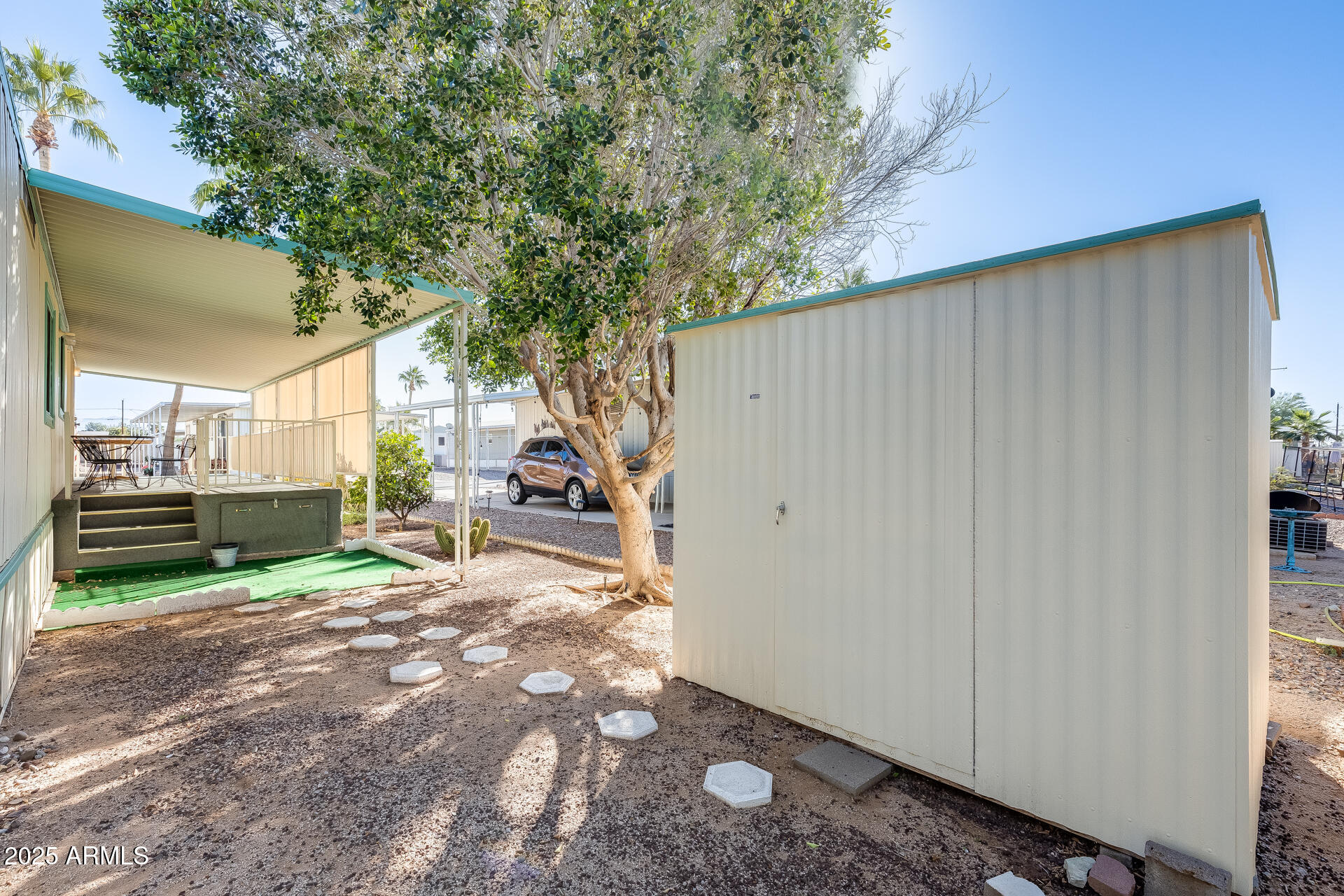 SUNNY CREST - Residential