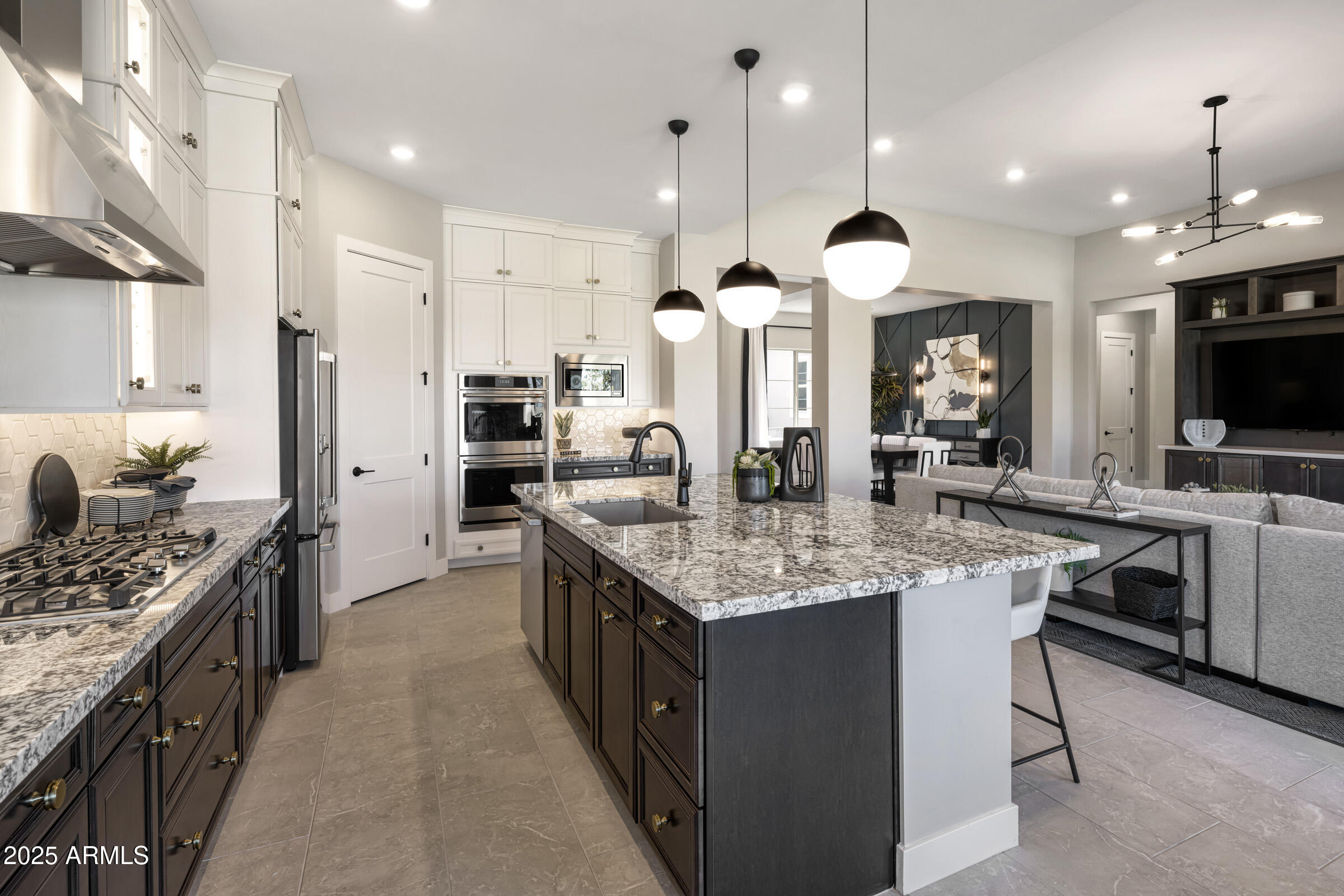 WHISPERING HILLS - Residential