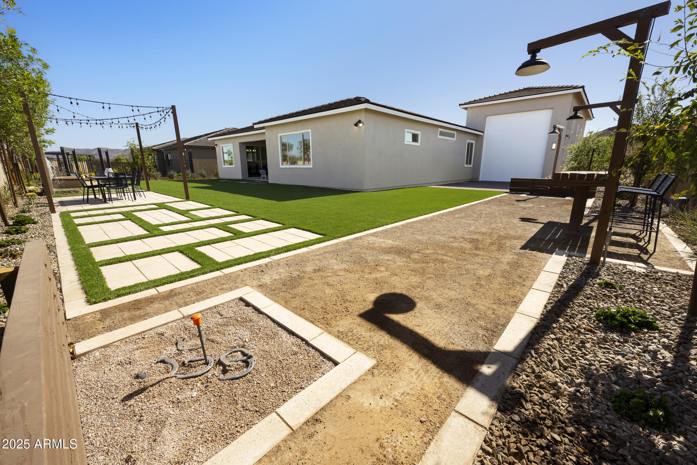 WHISPERING HILLS - Residential